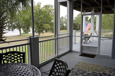 A home in Summerton