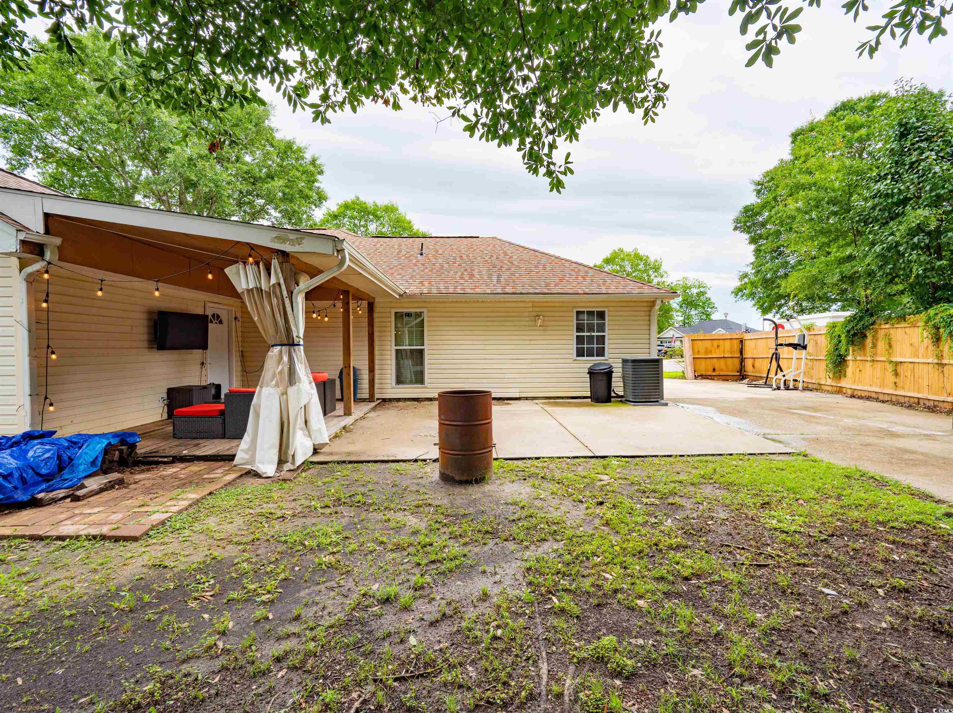6936 Woodhaven Dr.