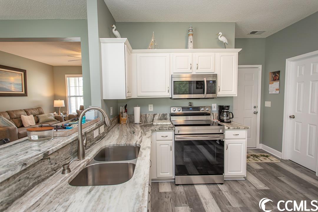 Photo 11 of 40 of 6095 Catalina Dr. 213 condo
