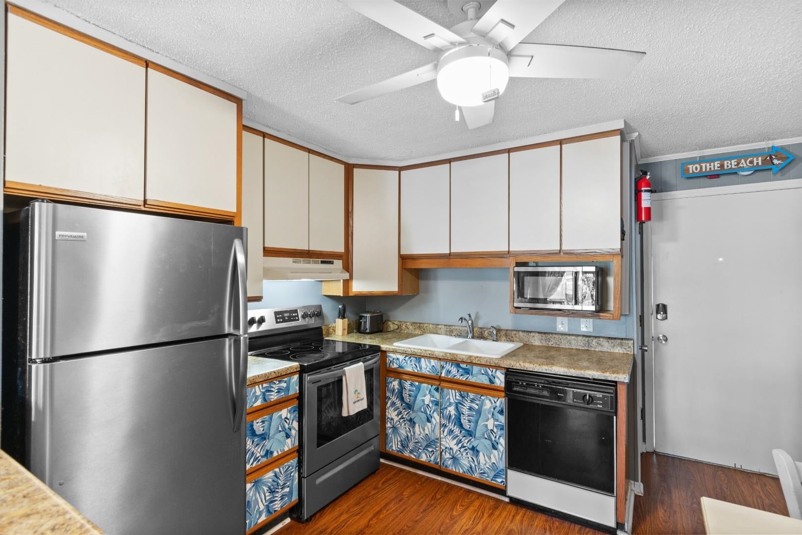 1919 Spring St. A14