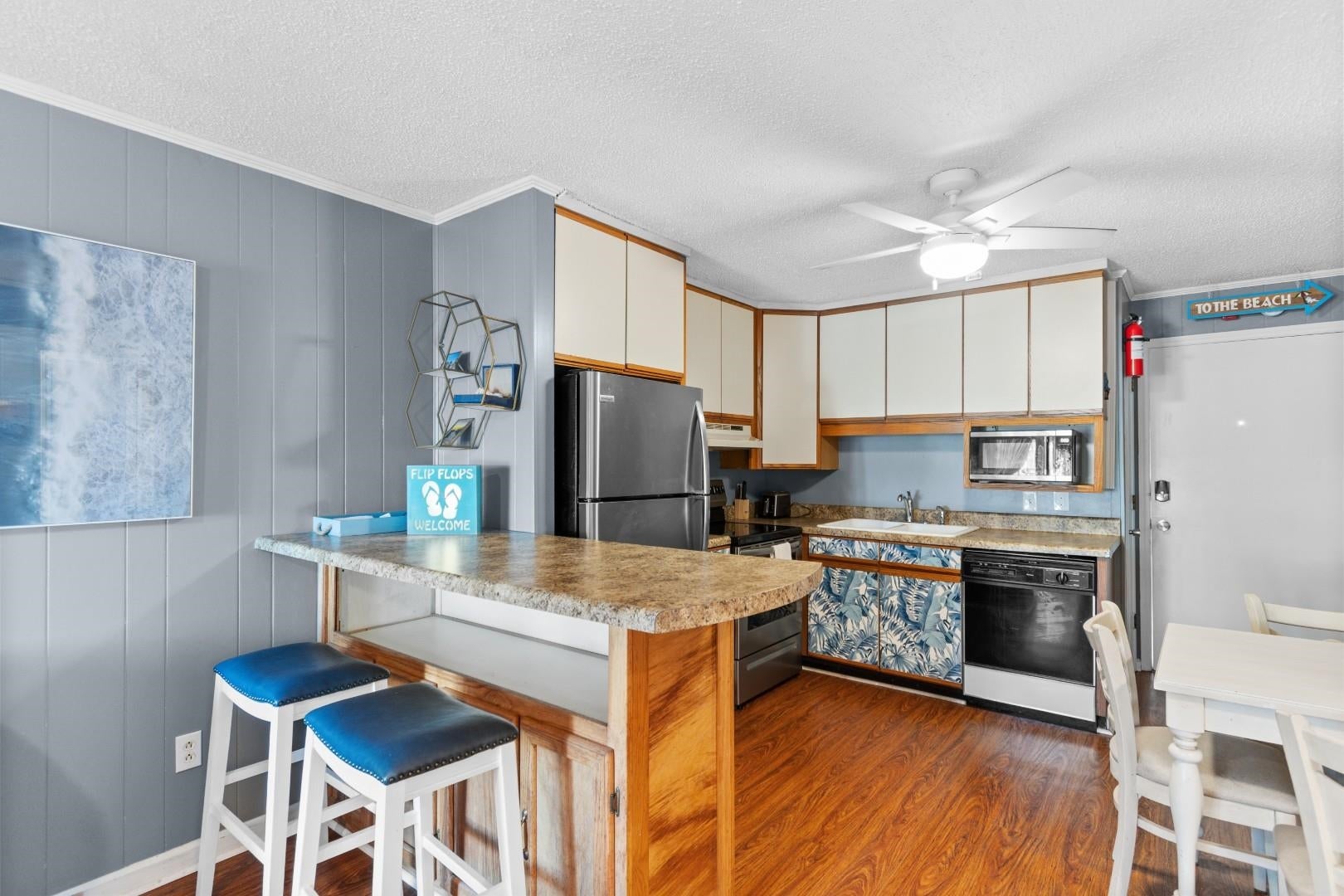 1919 Spring St. A14