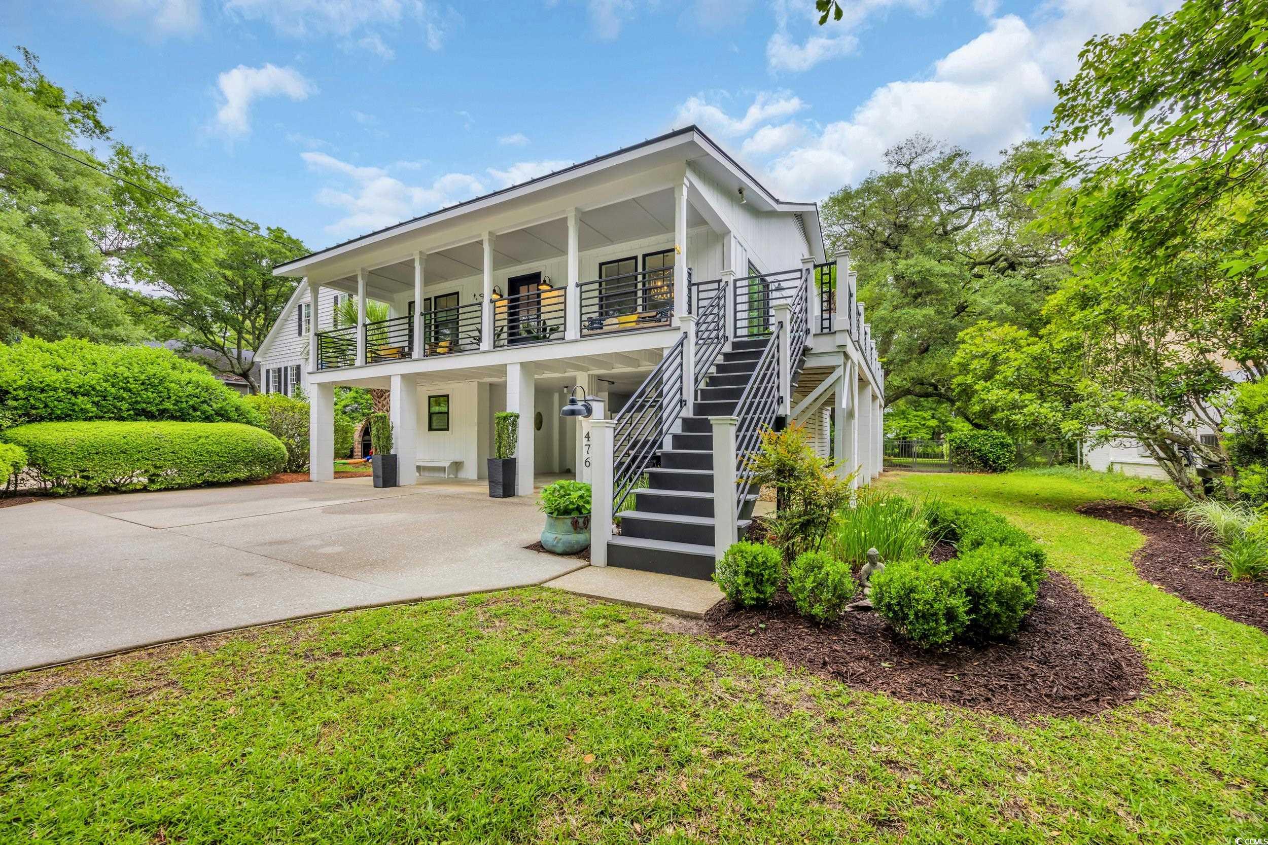 476 Lakeshore Dr.