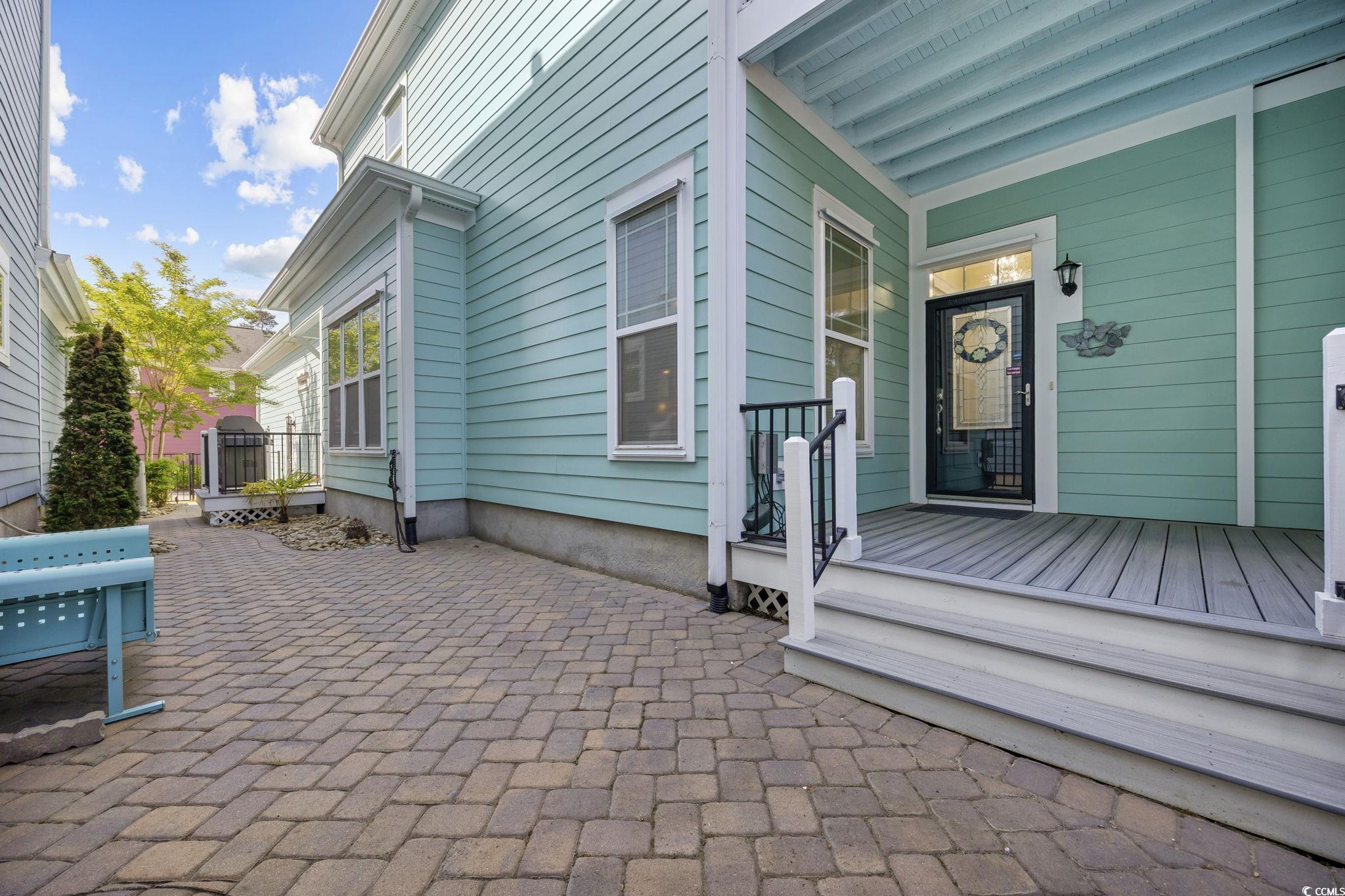 3381 Pampas Dr.