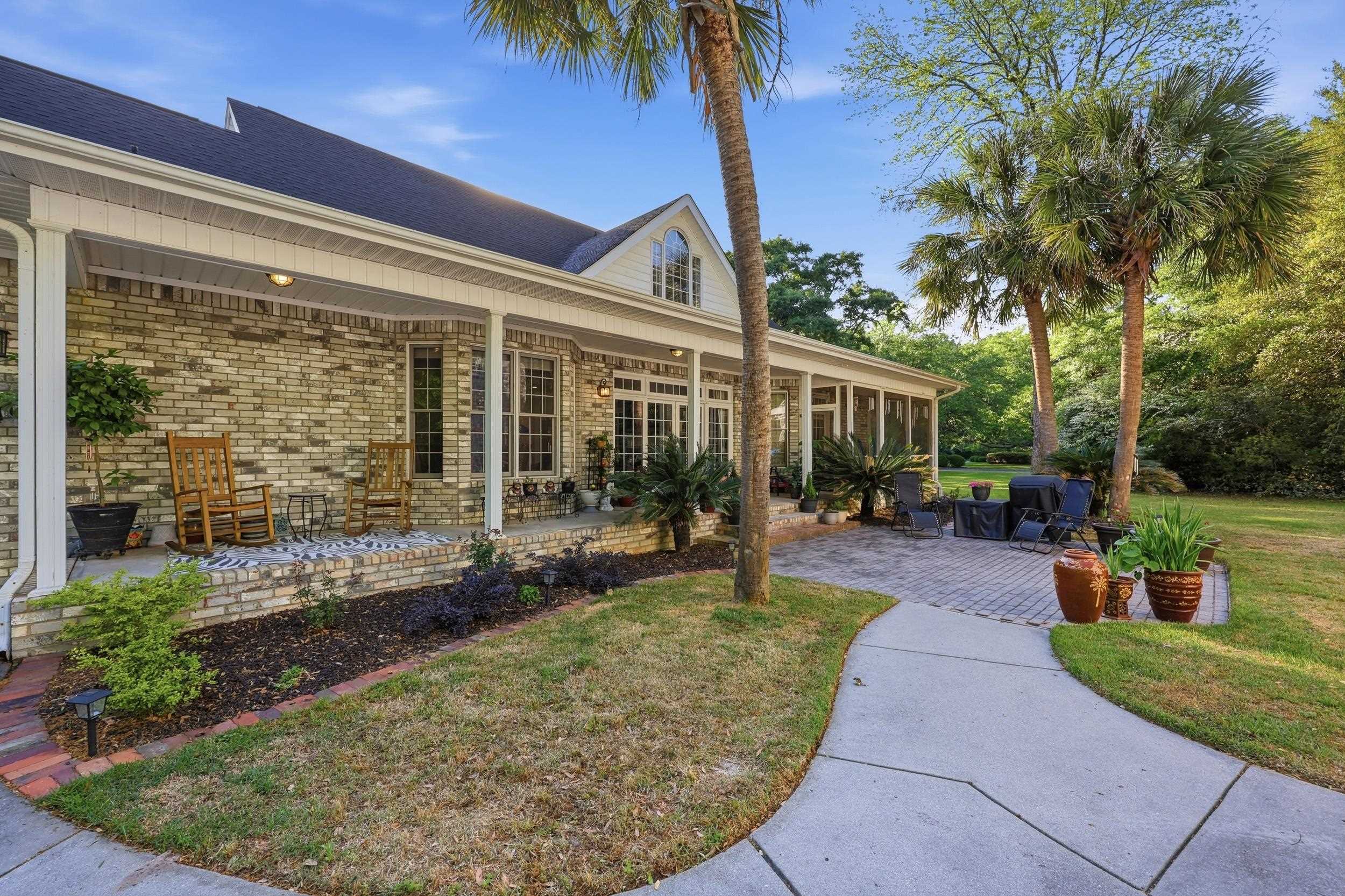3379 Shadow Moss Ln.
