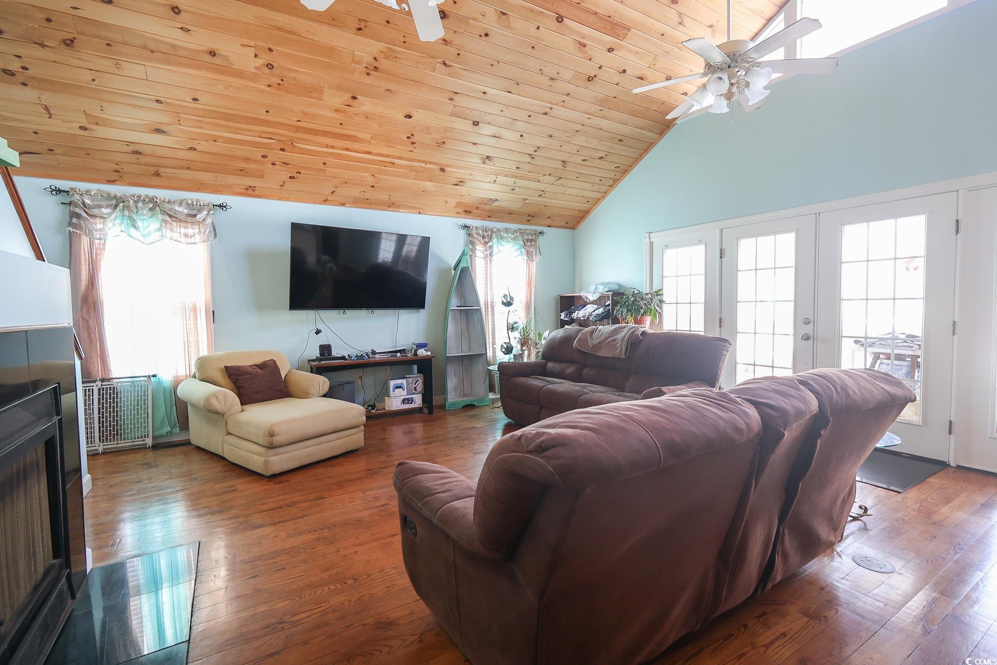 5865 Creekside Dr.