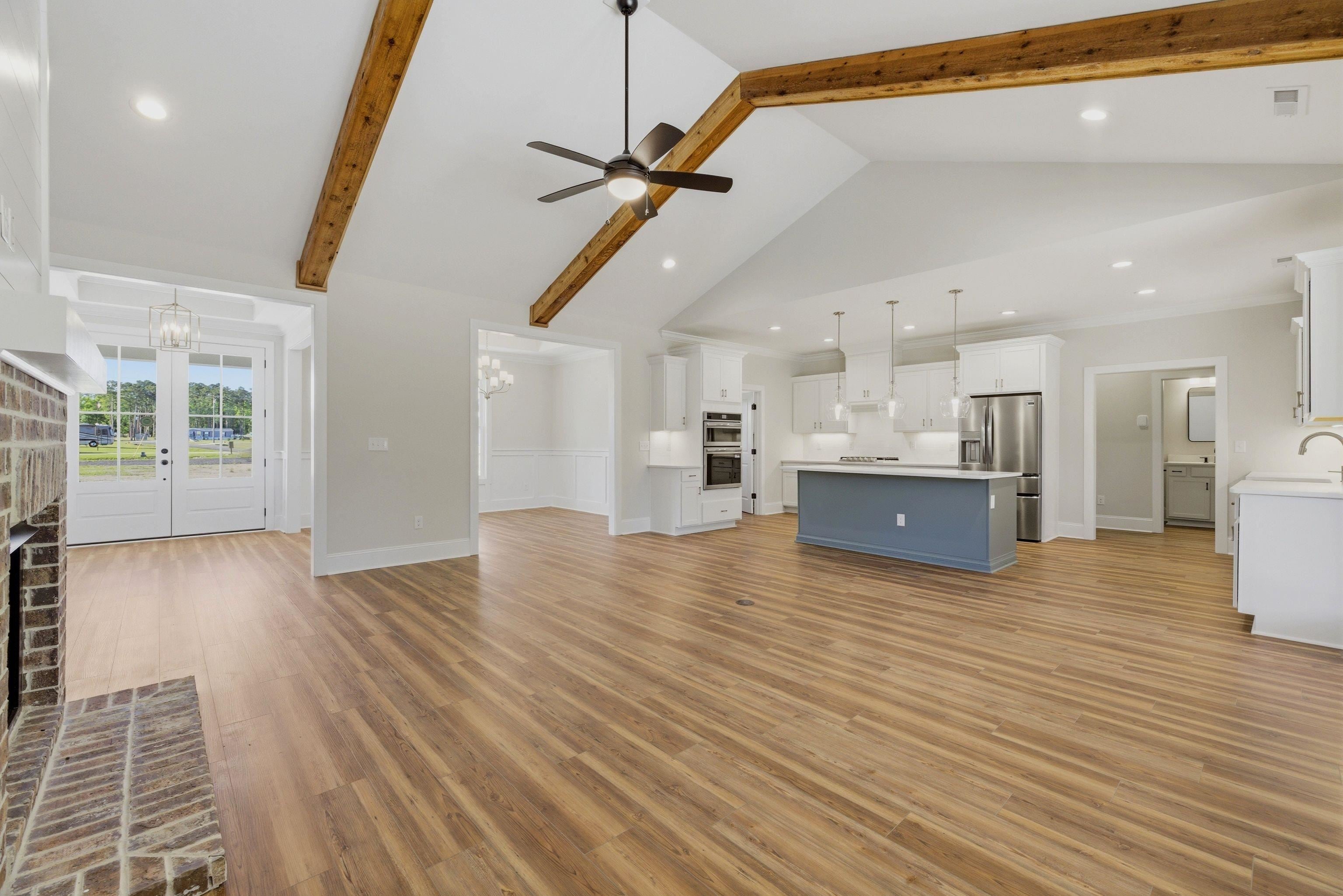 137 Rose Lake Dr.