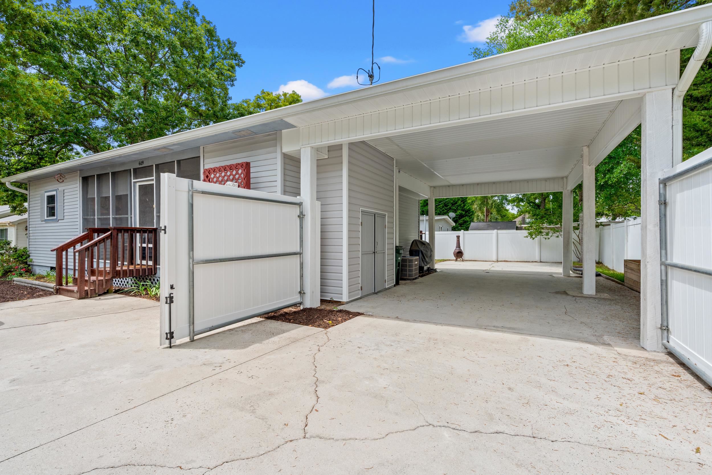 609 33rd Ave. S