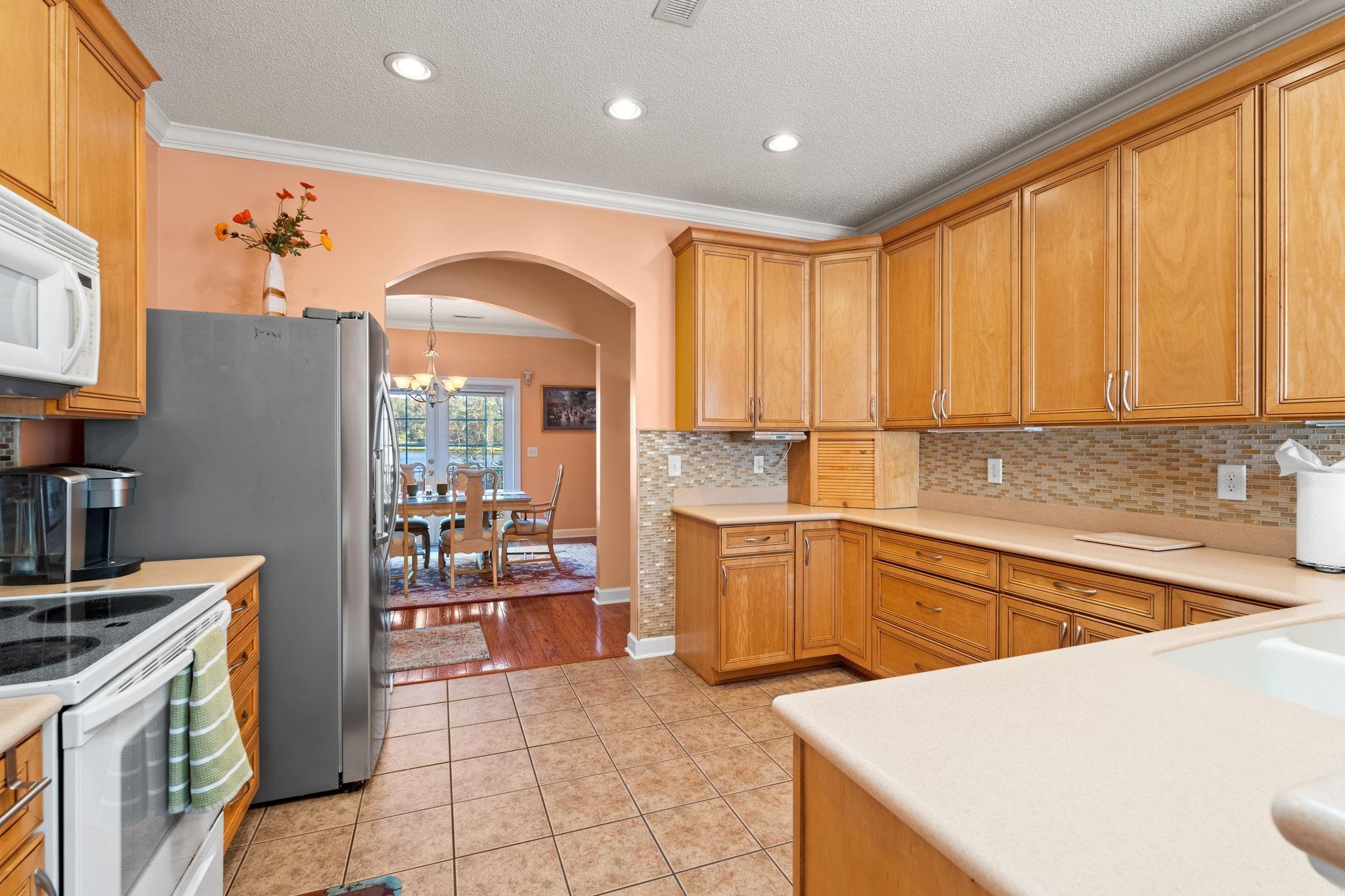 2570 Lake Vista Dr.