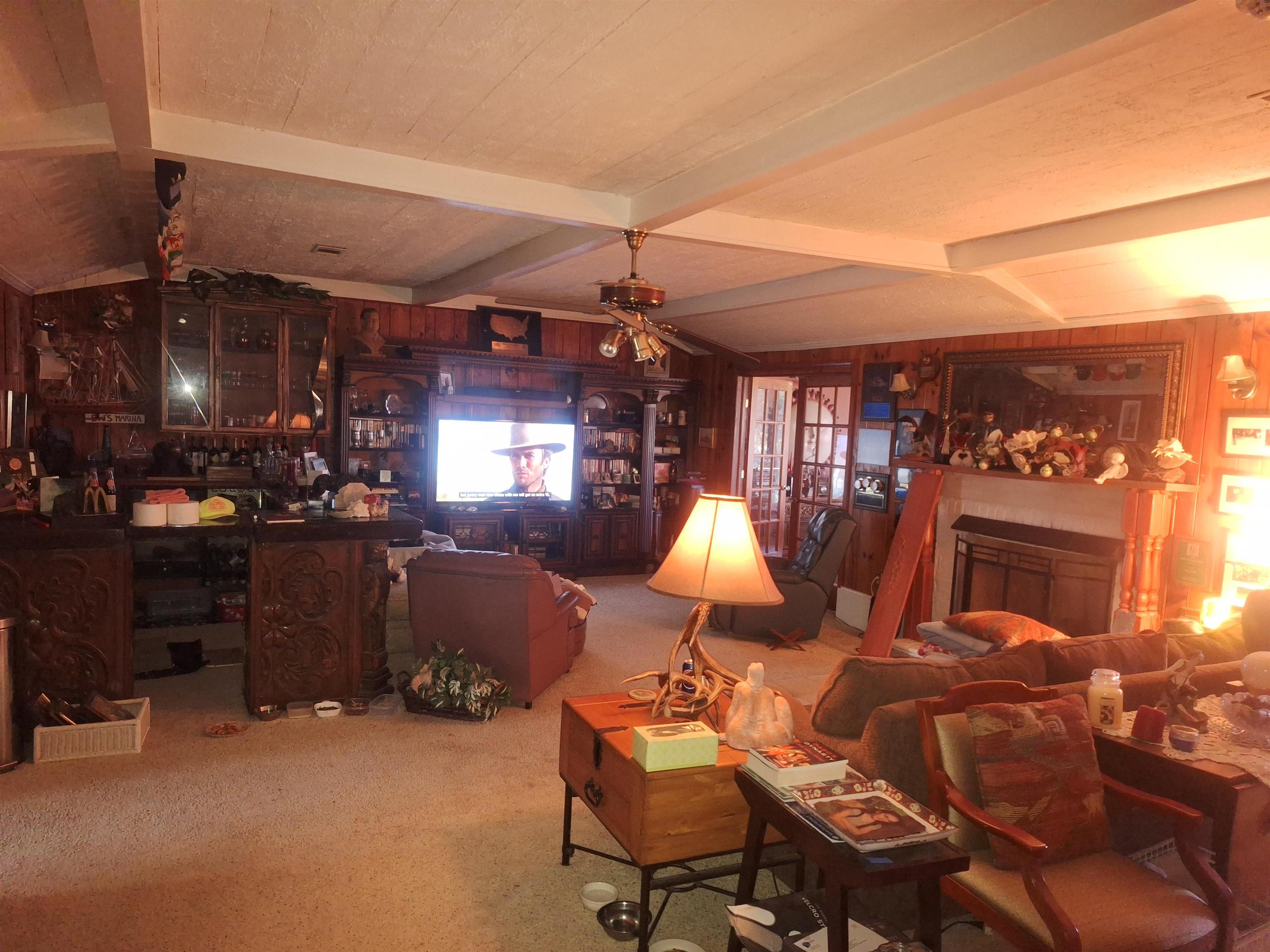1642 Riverview Dr.