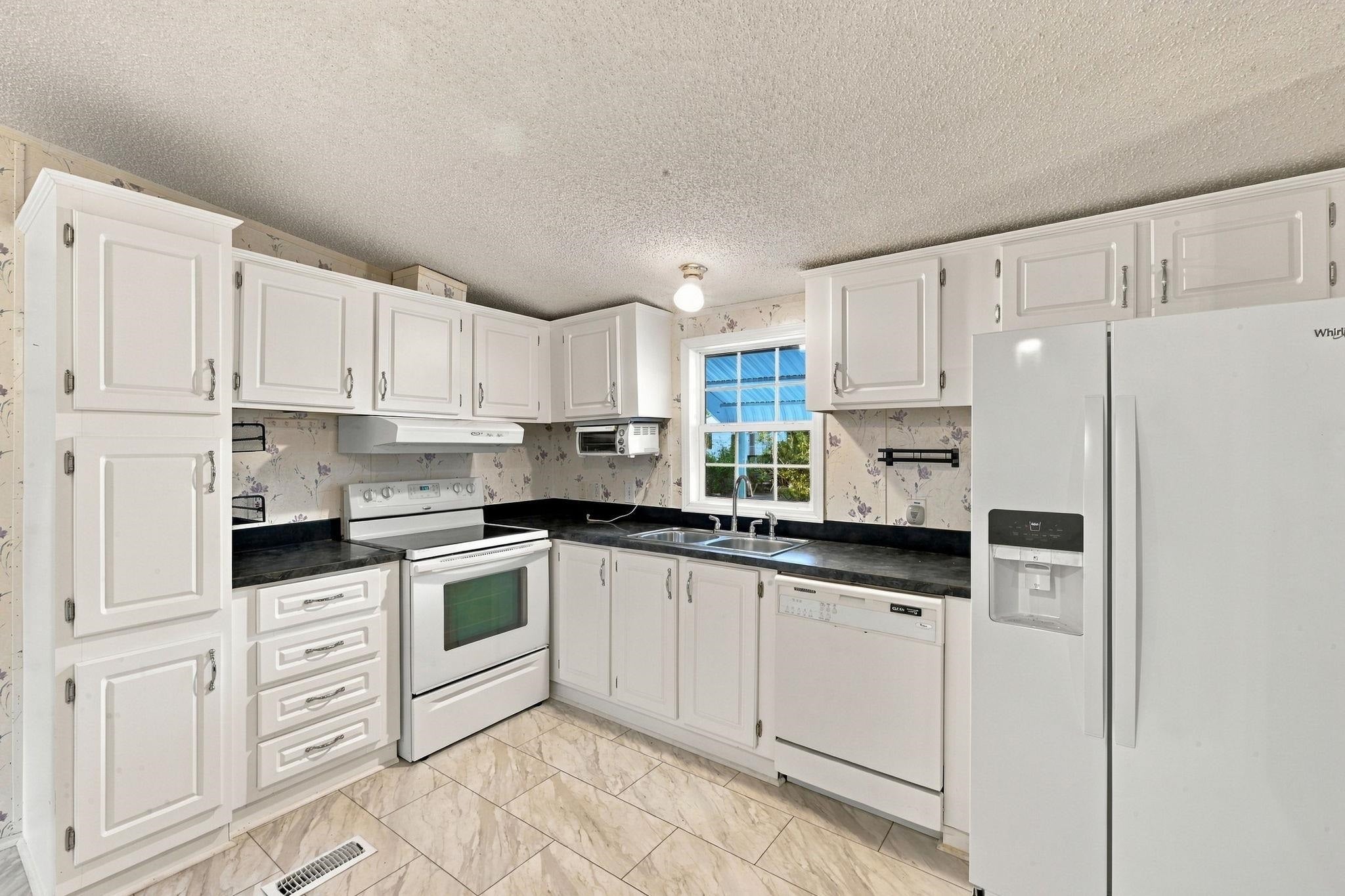 1029 Palm Dr.