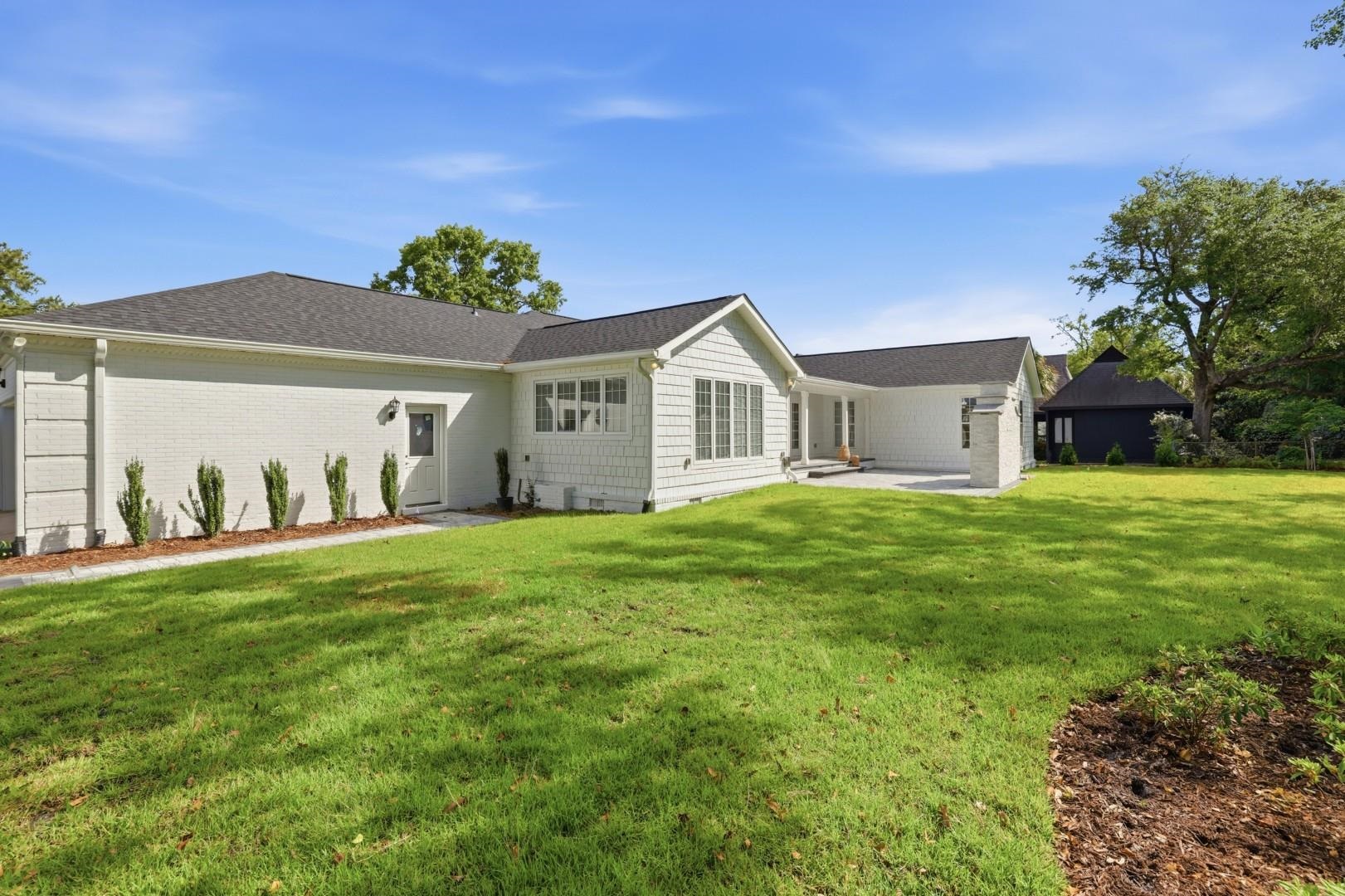 9404 Cove Dr.