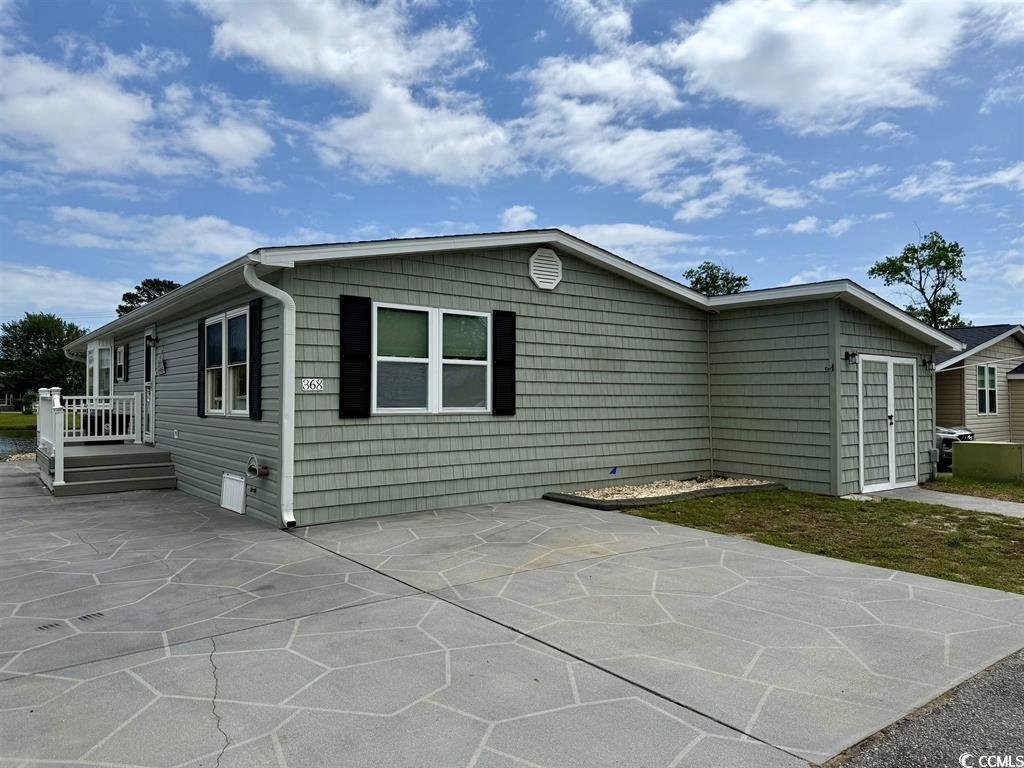 368 East Lake Dr.