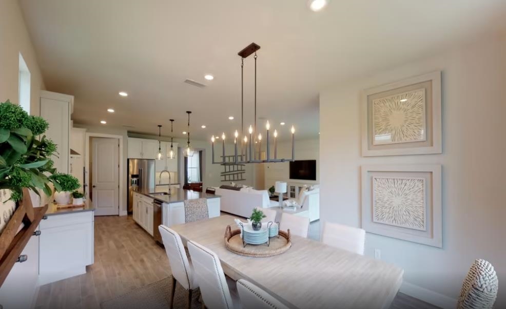 1513 Crested Iris Way