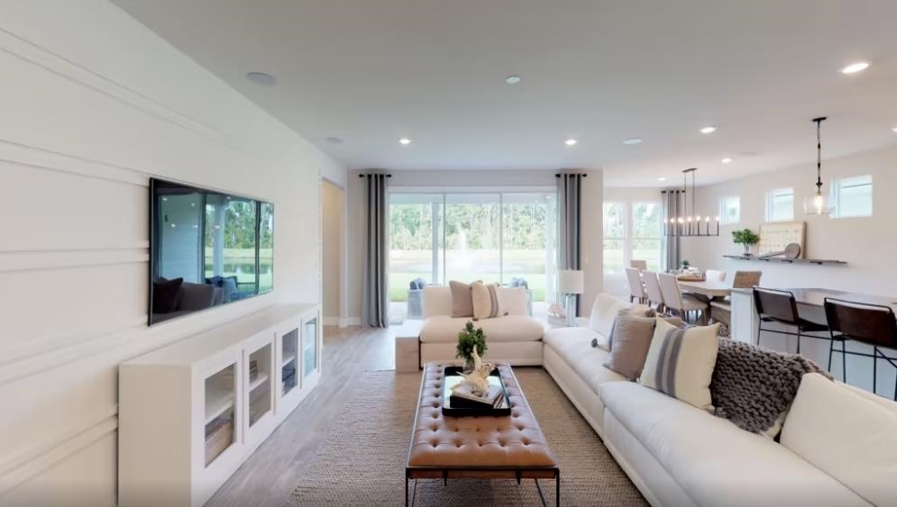 1513 Crested Iris Way