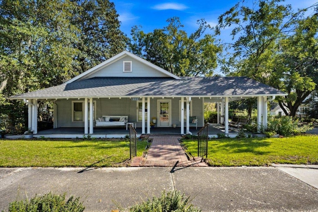 Photo of 608 Main St, Conway, SC 29526 (MLS # 2622926)