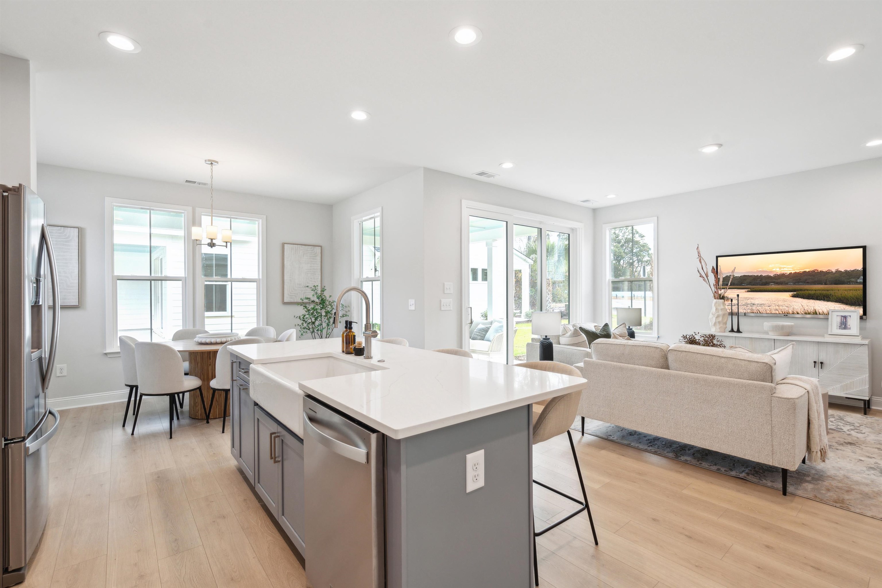 2512 Hillbourne Loop