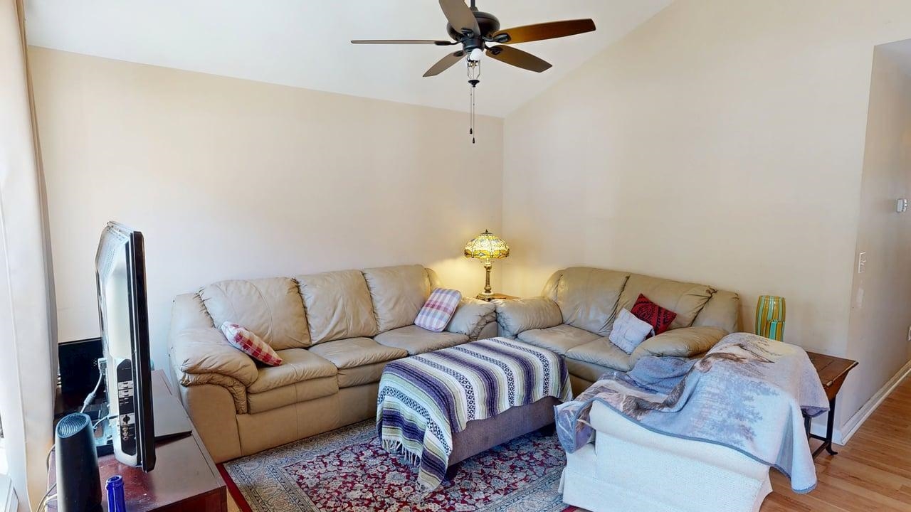 4646 Farm Lake Dr.