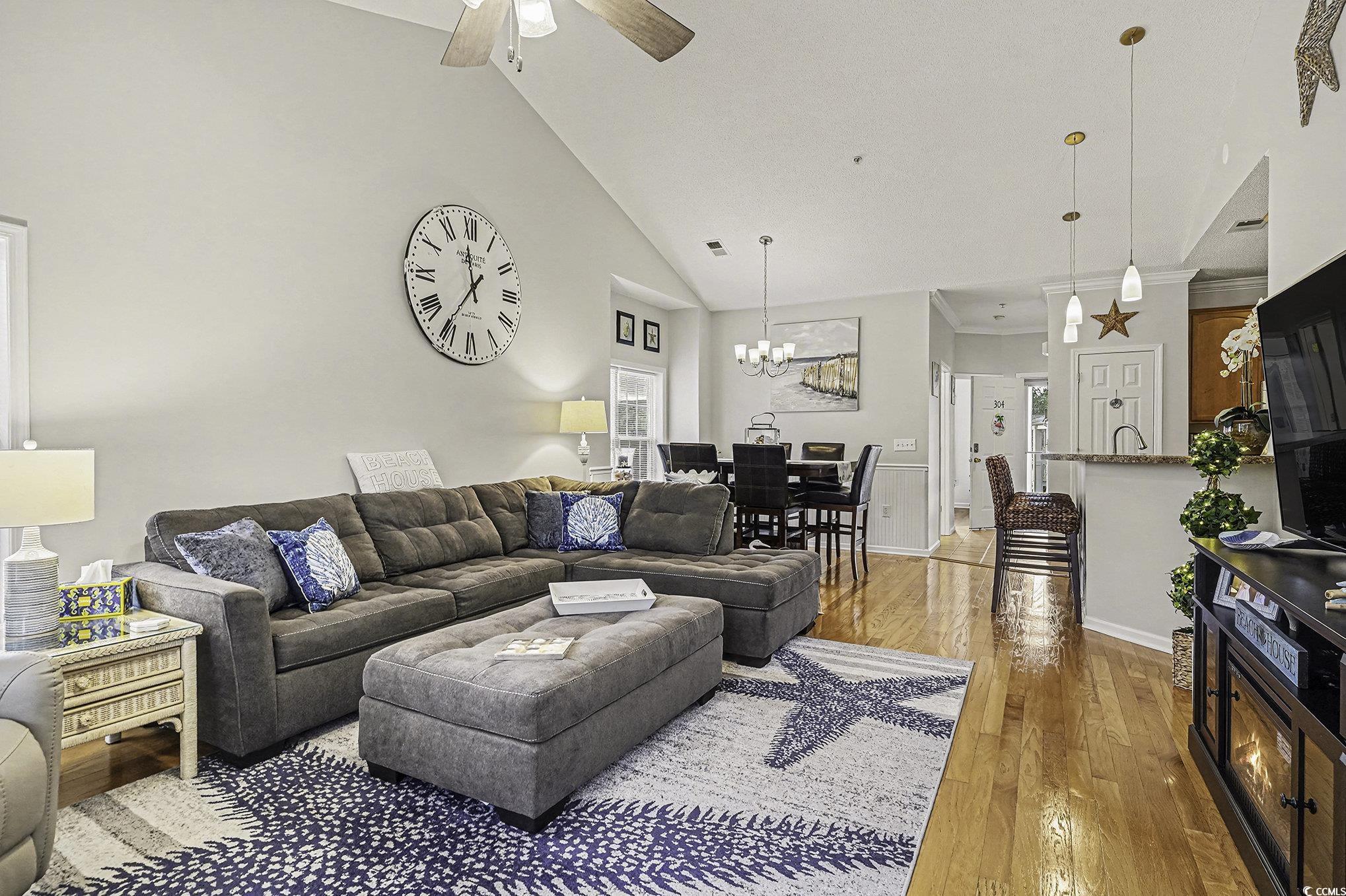 5864 Longwood Dr. 304