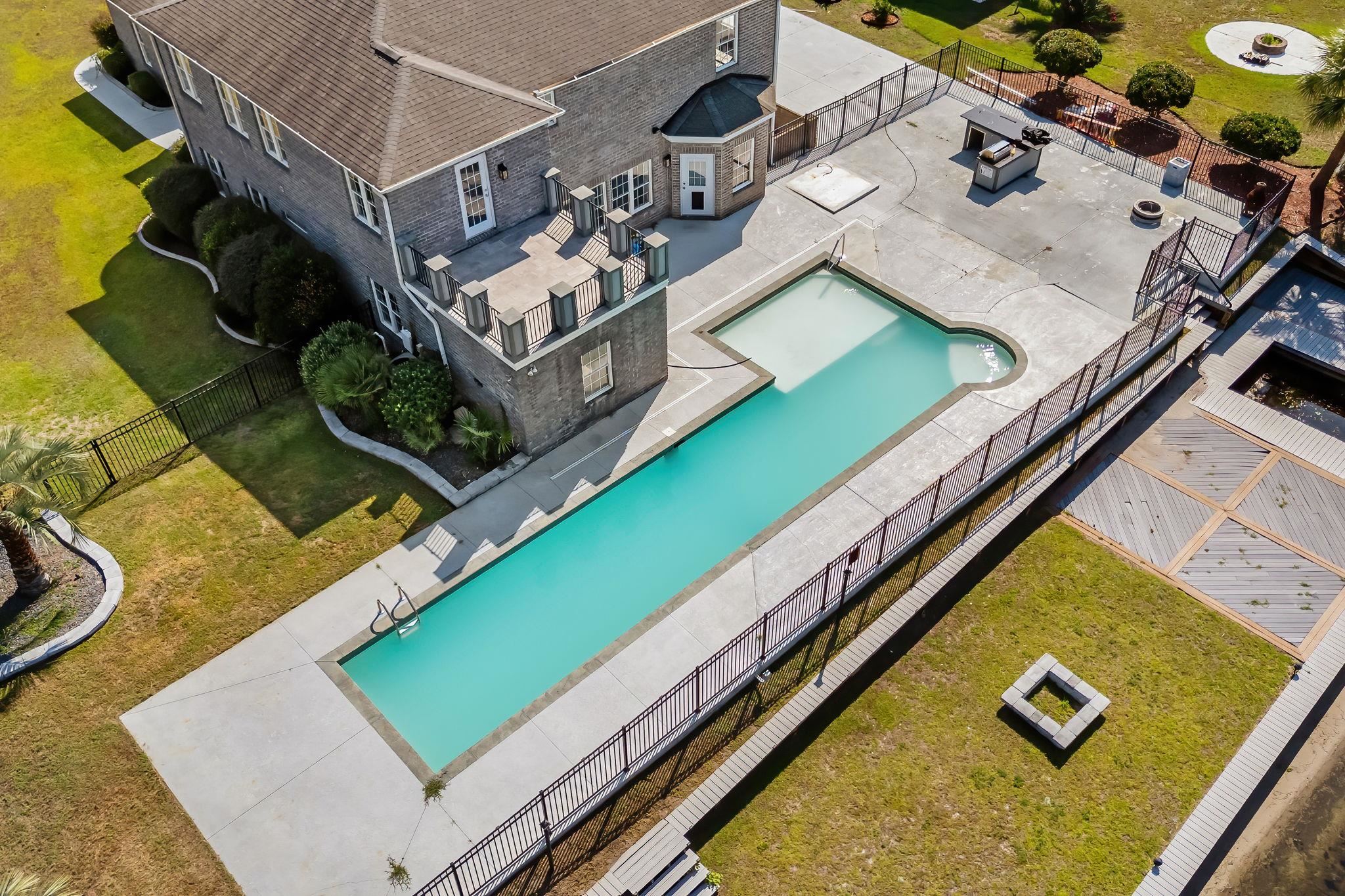 827 Oxbow Dr.