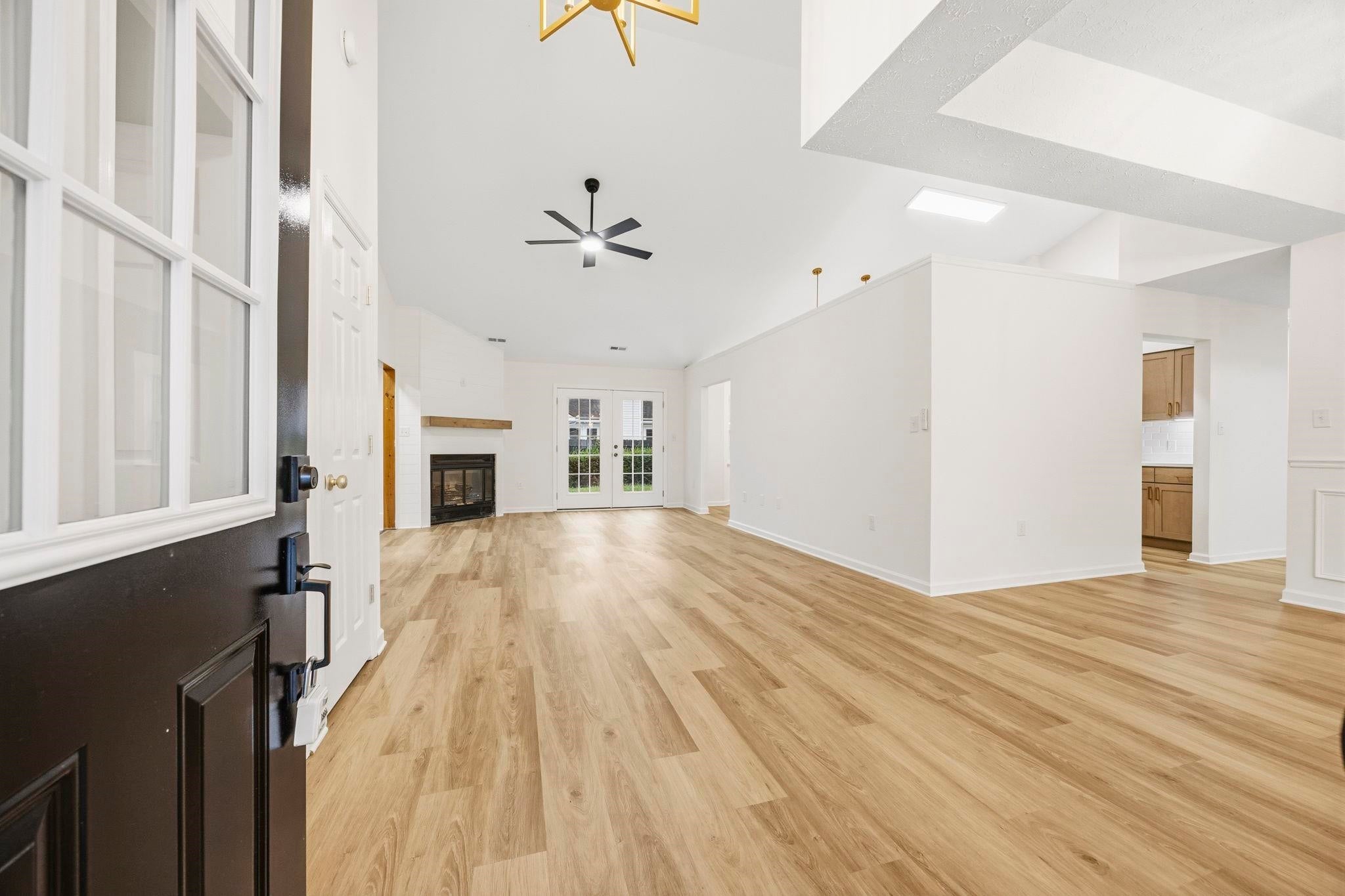 3923 Lochview Dr.