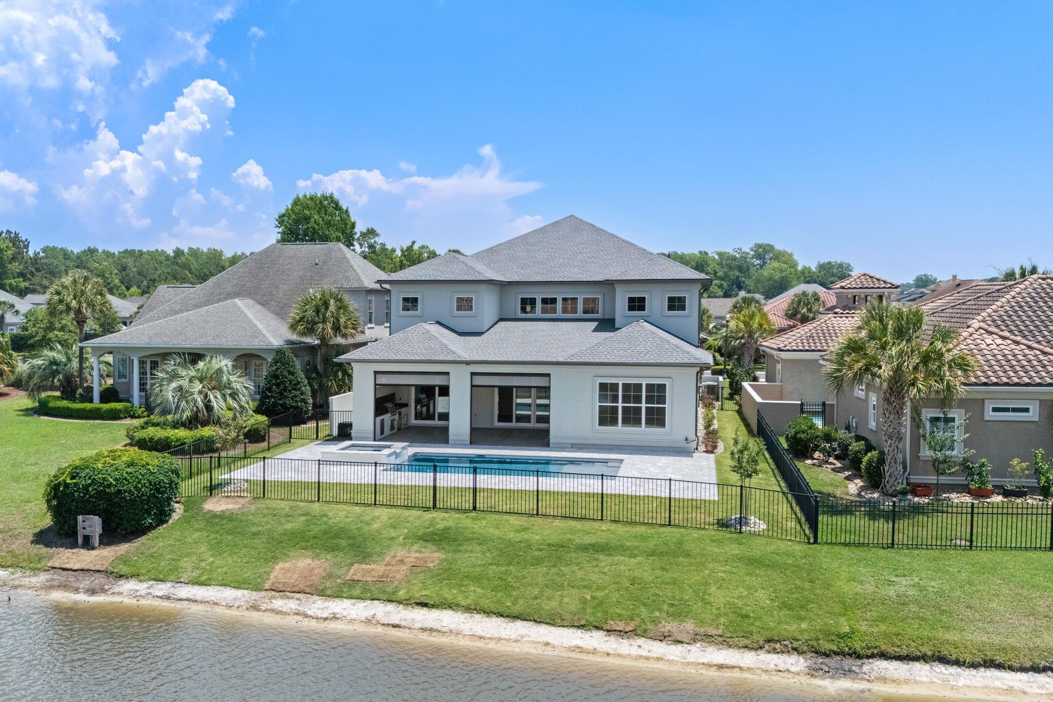 1015 Bluffview Dr.