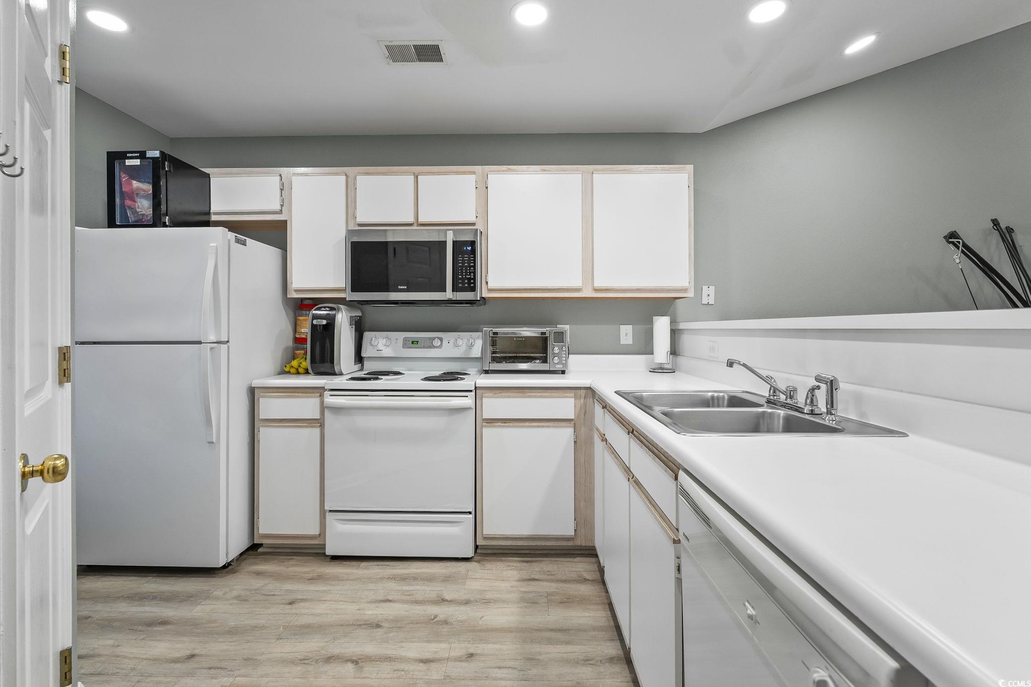 1242 River Oaks Dr. 18-E