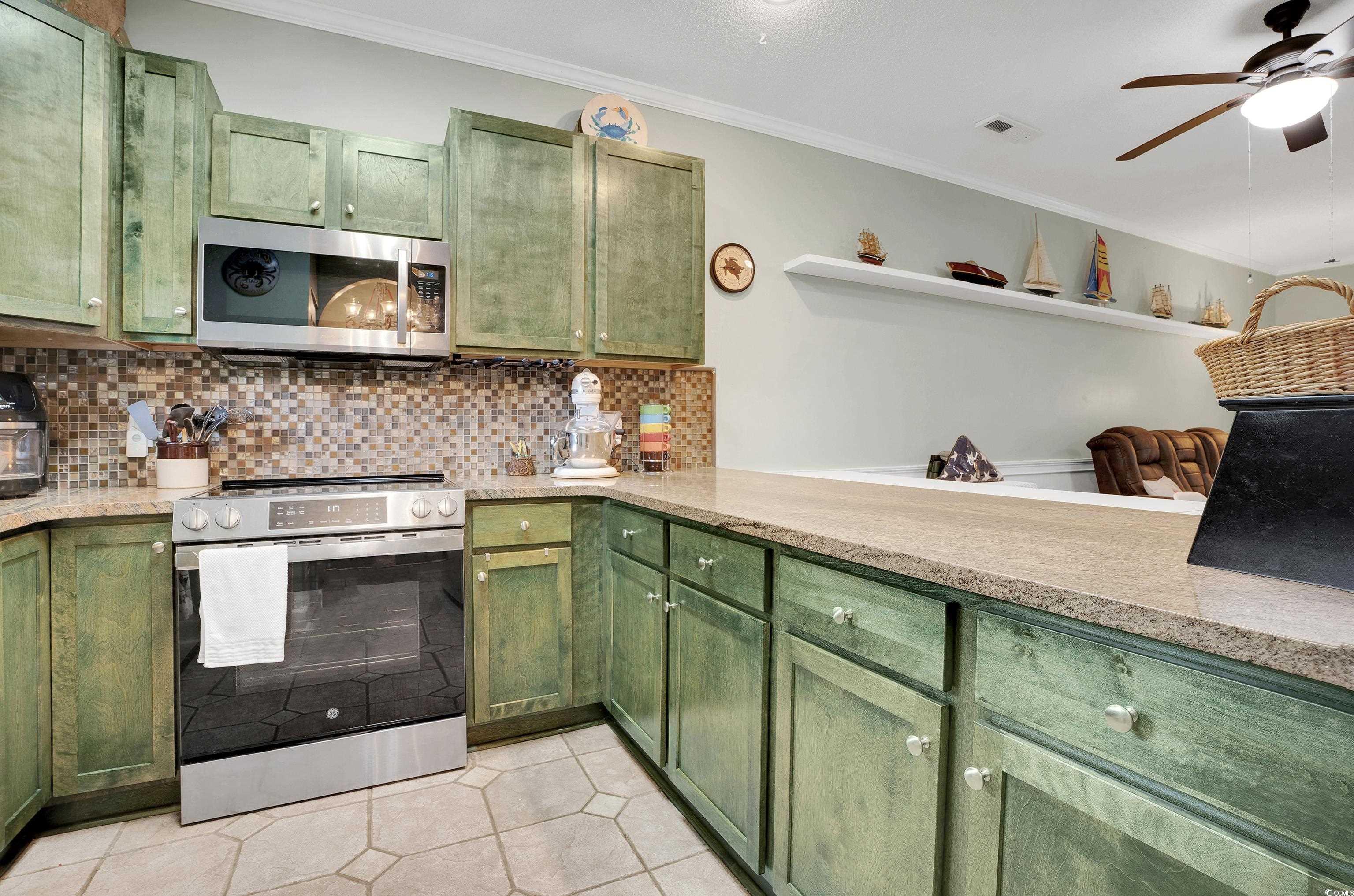 4221 Hibiscus Dr. 8-203