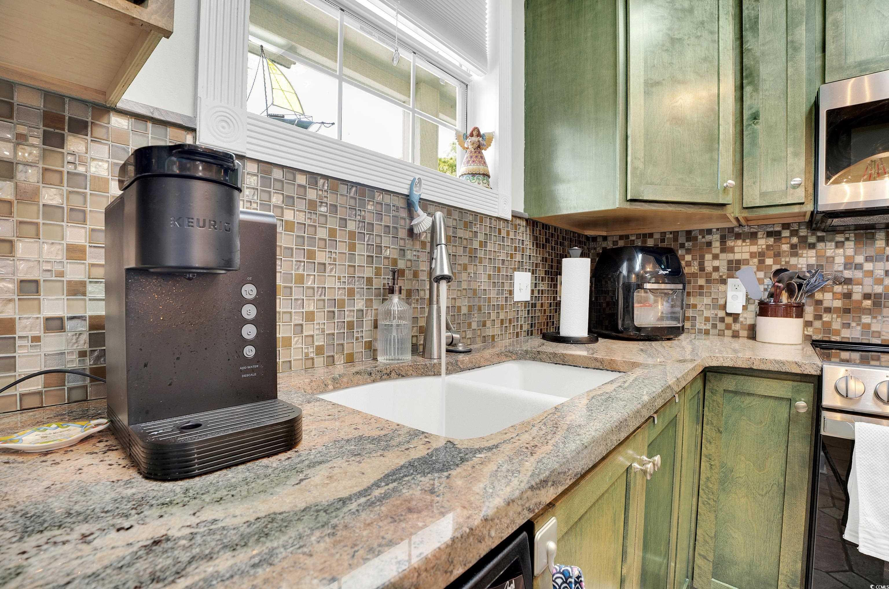 4221 Hibiscus Dr. 8-203