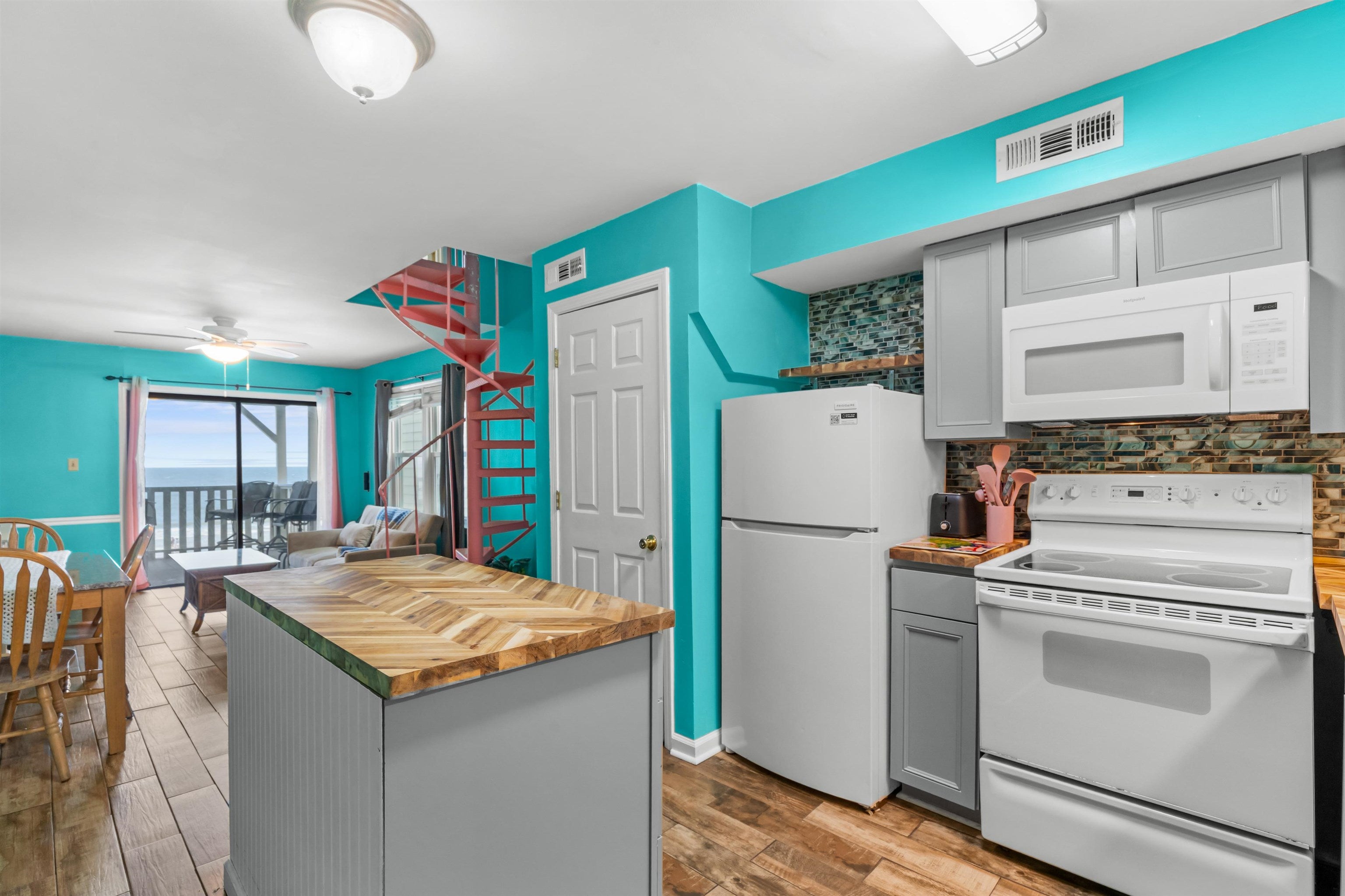 340 N Waccamaw Dr. 301