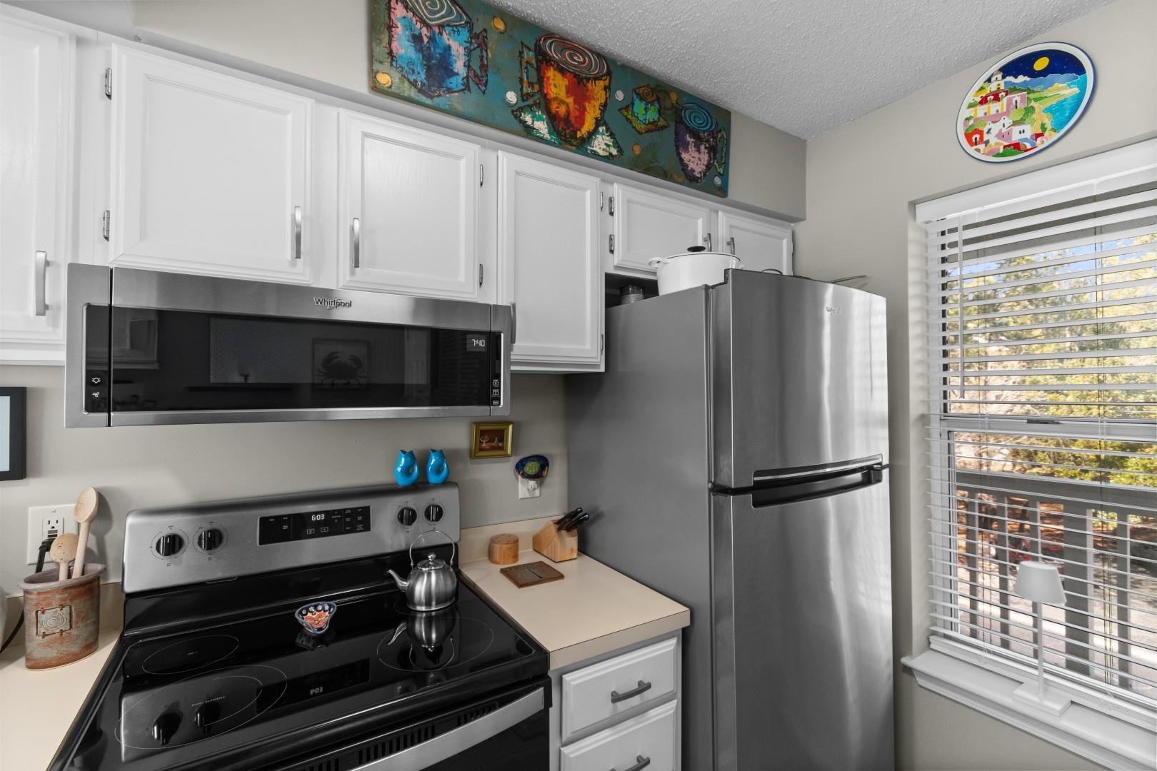 4560 Greenbriar Dr. 302