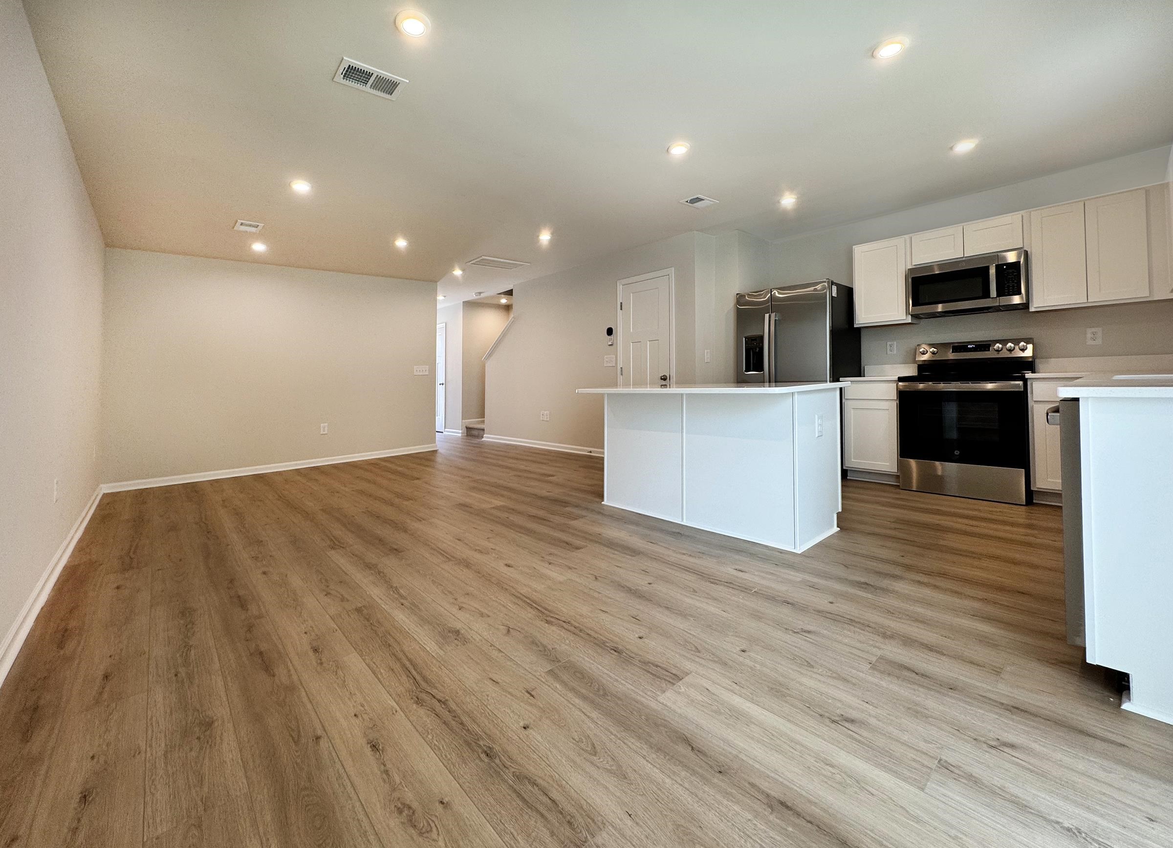 157 Villa Grande St. B