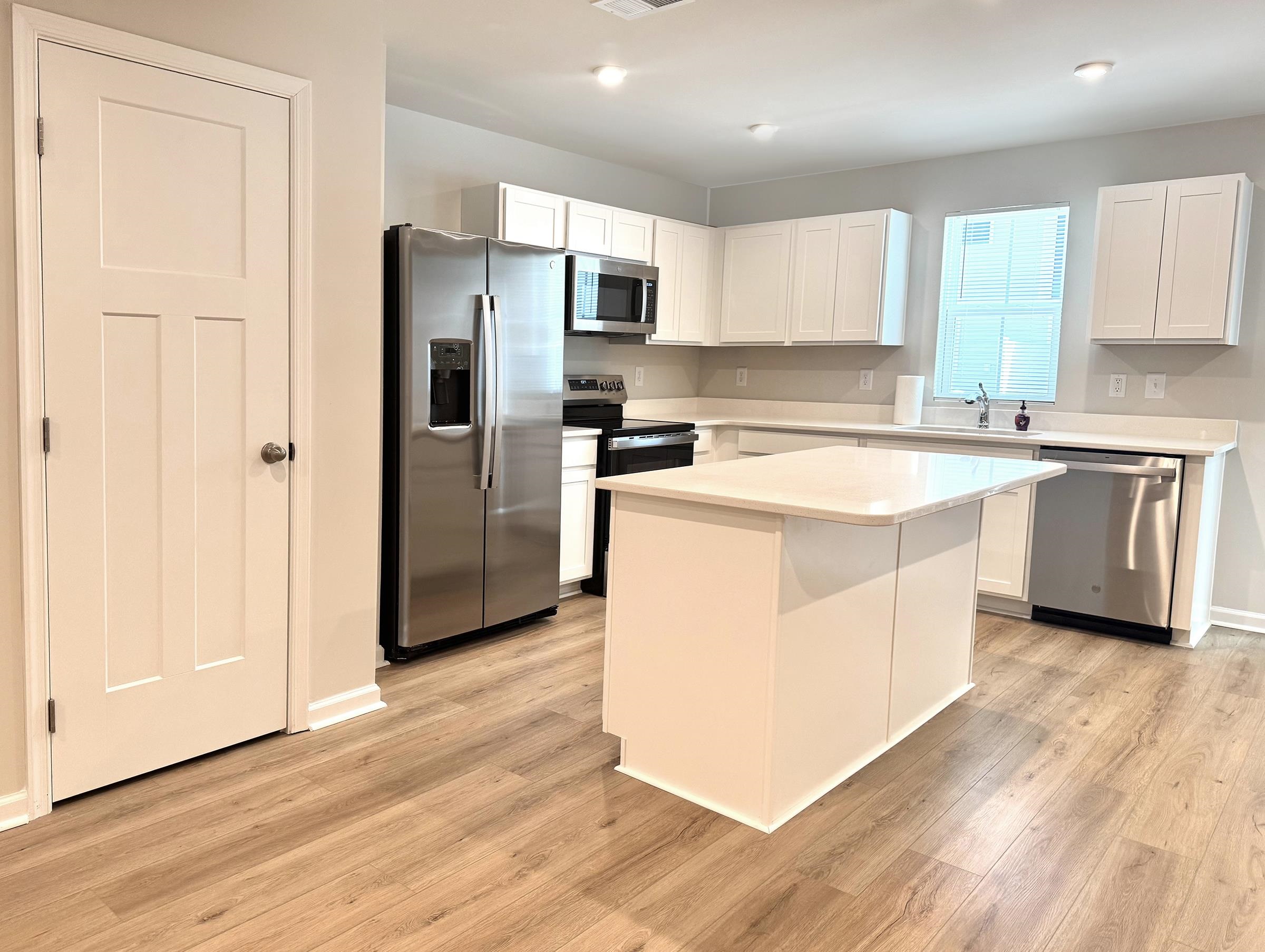 157 Villa Grande St. B