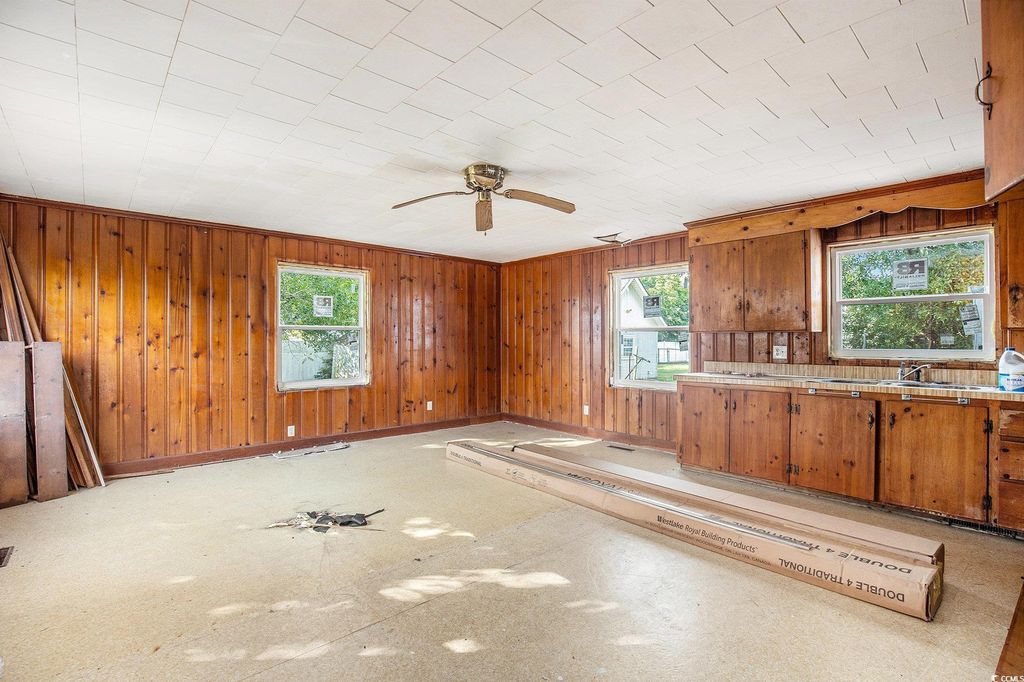 Photo of 307 E Lloyd St, Mullins, SC 29574 (MLS # 2523770)