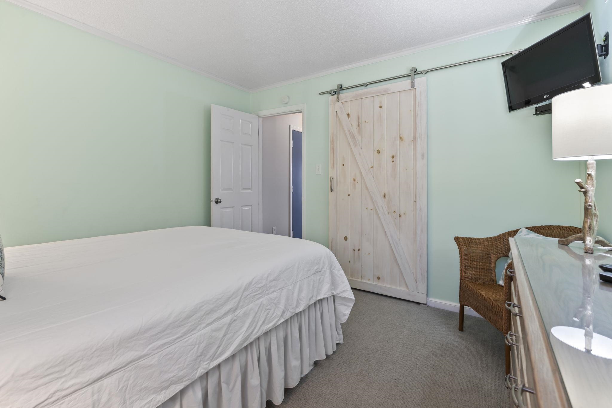 609 Hillside Dr. S C-16