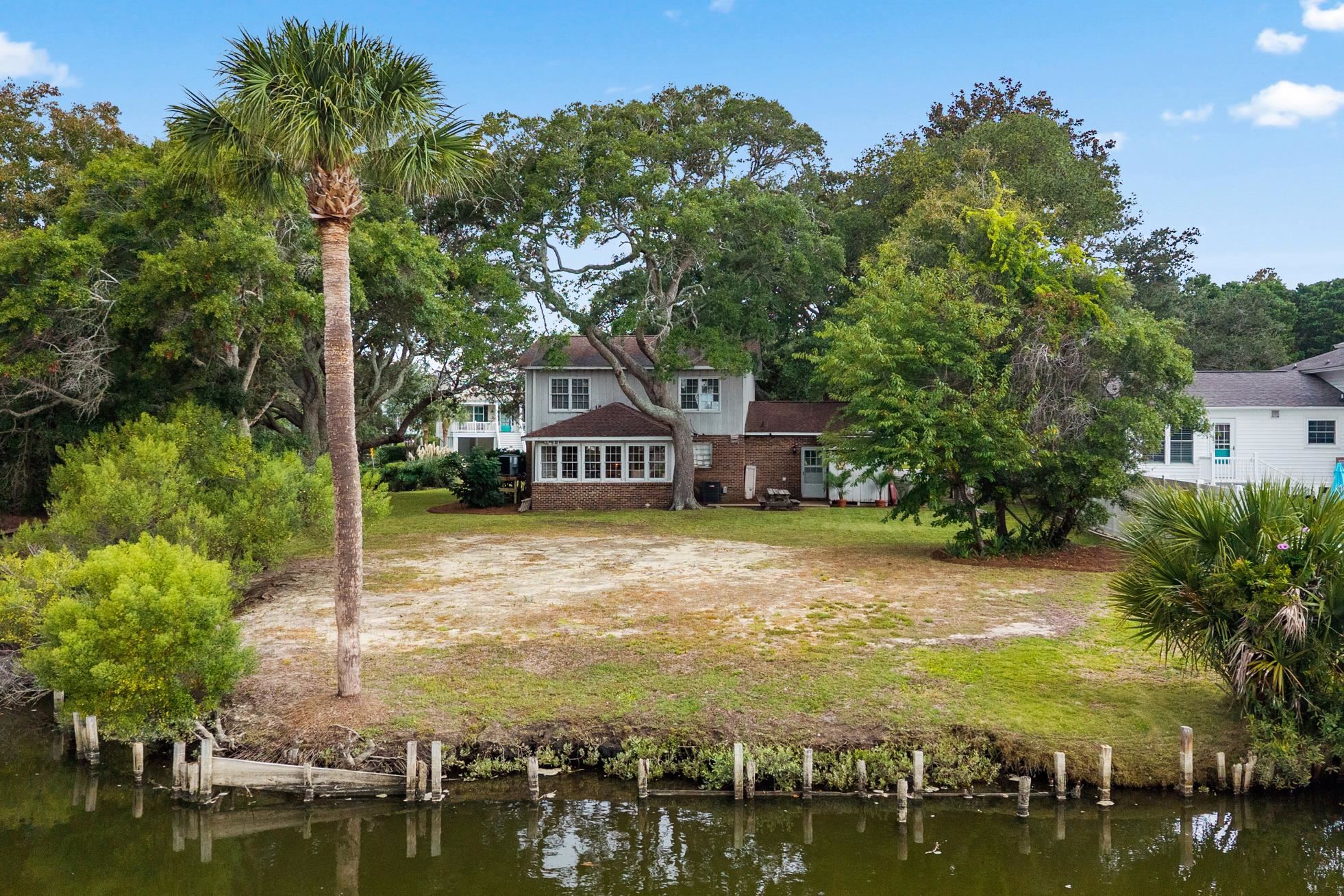 313 N Oak Dr.