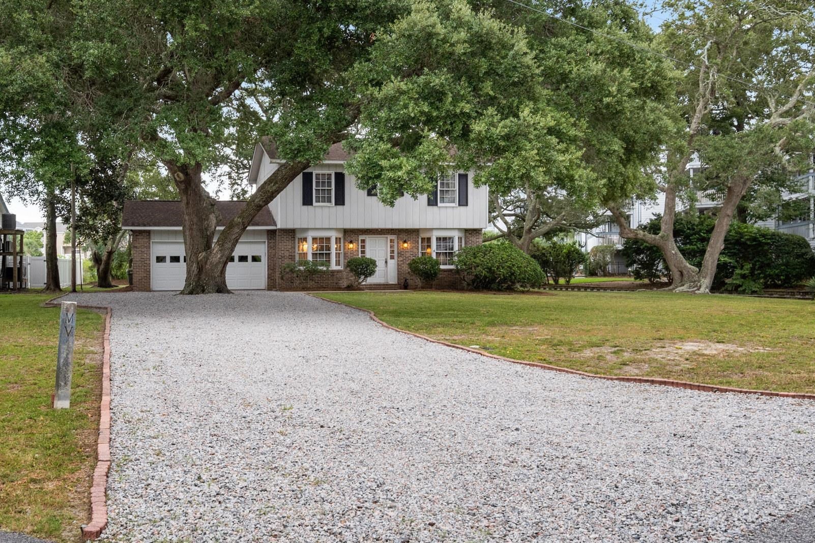 313 N Oak Dr.