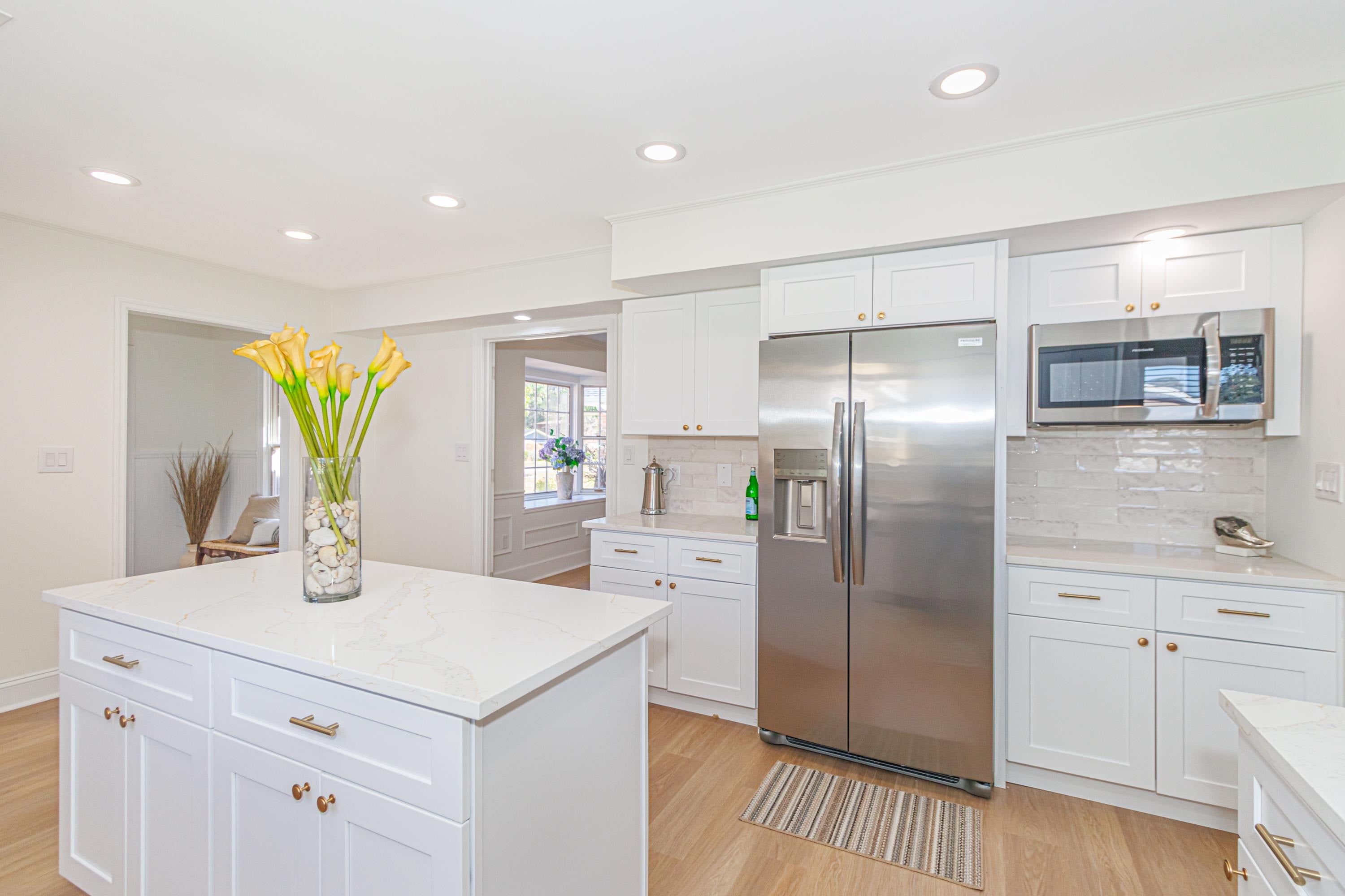 1430 Bay Tree Ln.