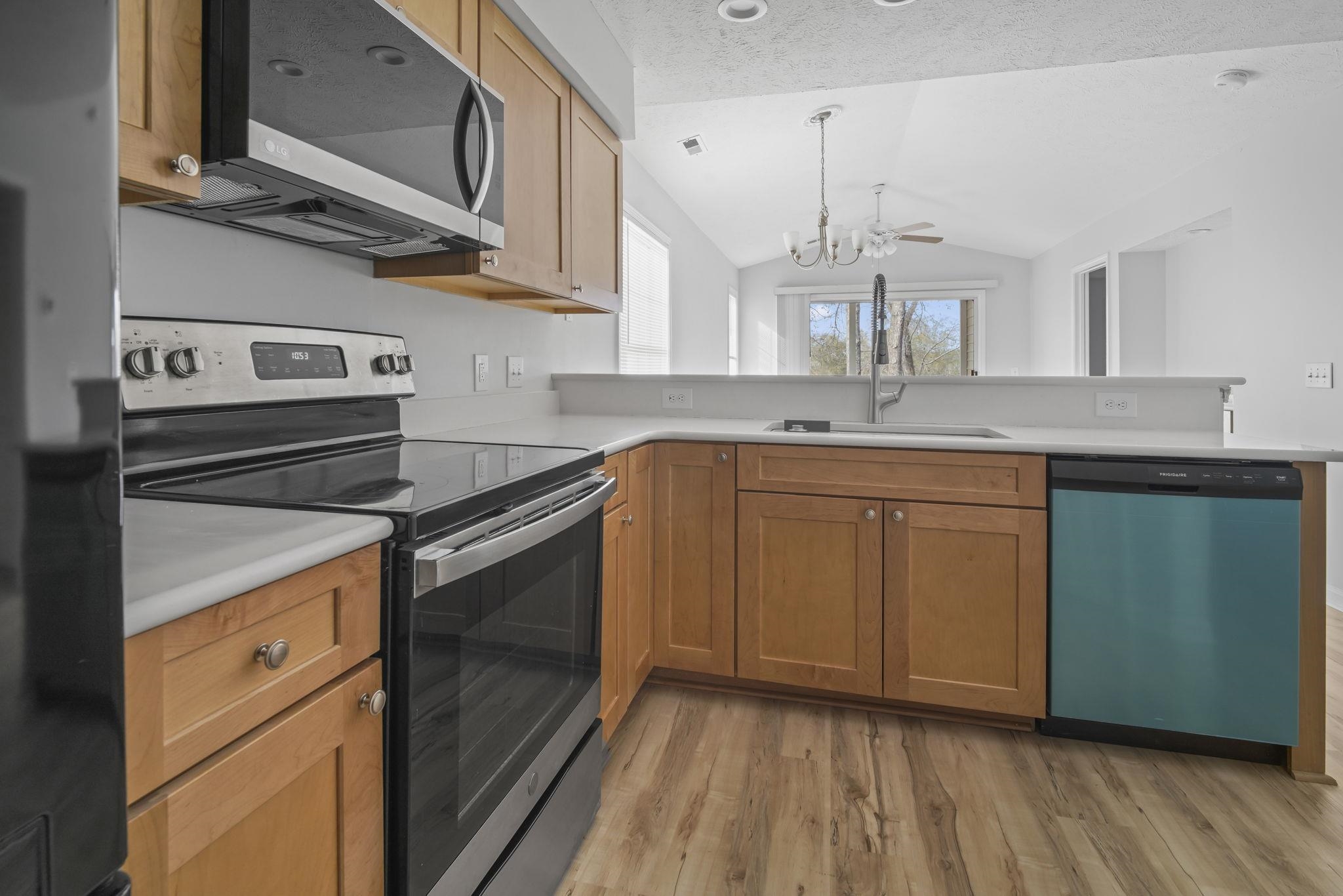 529 White River Dr. 19G