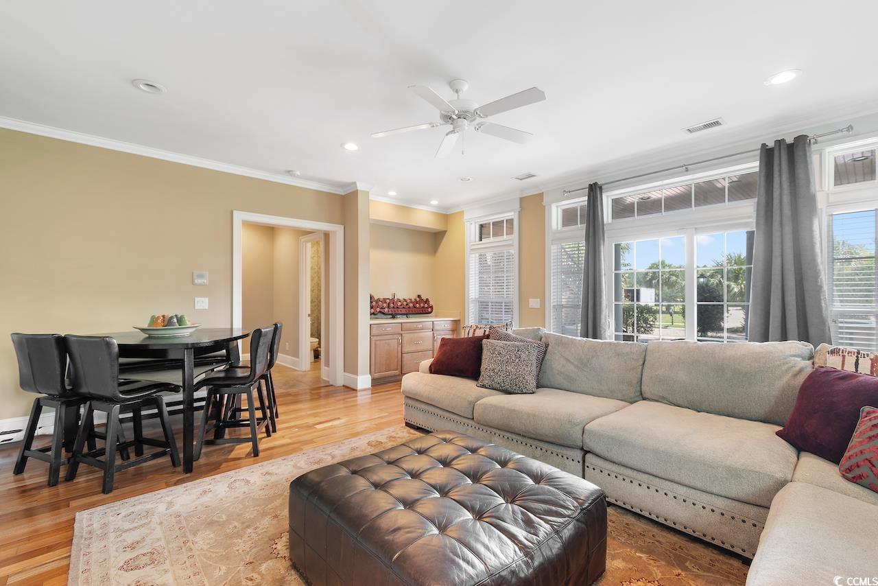 234 Avenue of the Palms