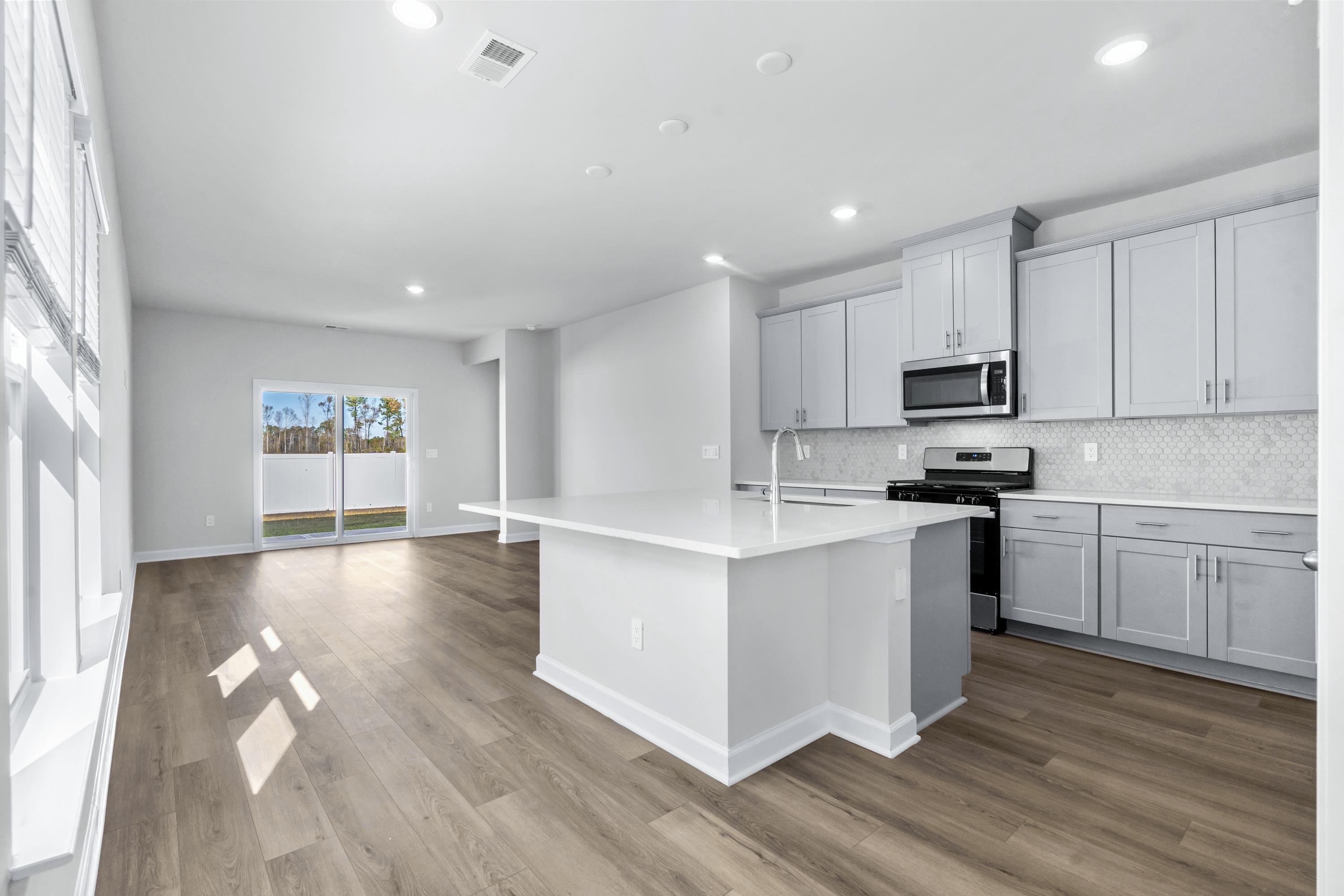 1012 Lauryn Oak Loop