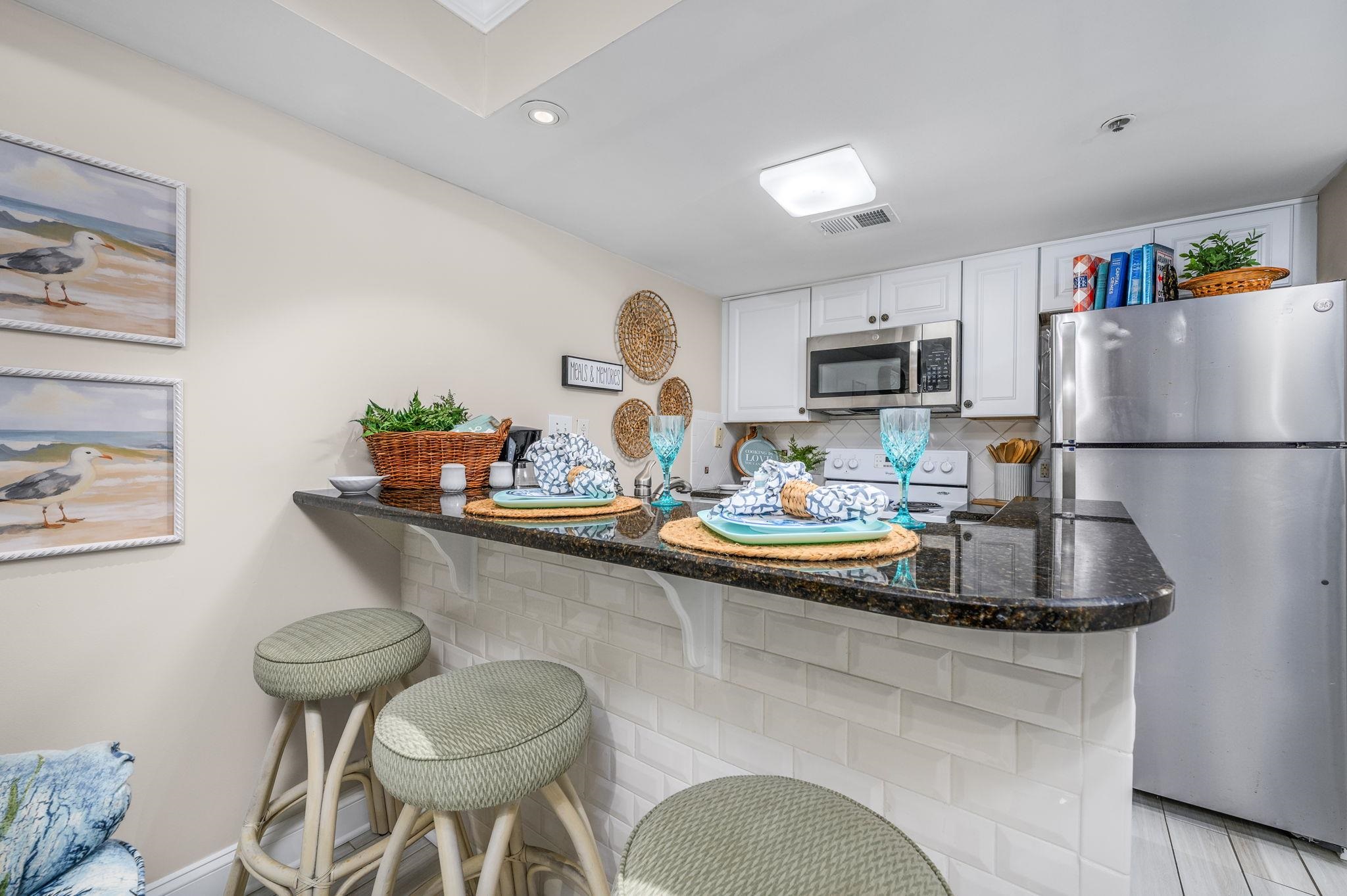 6100 Ocean Blvd. N 906