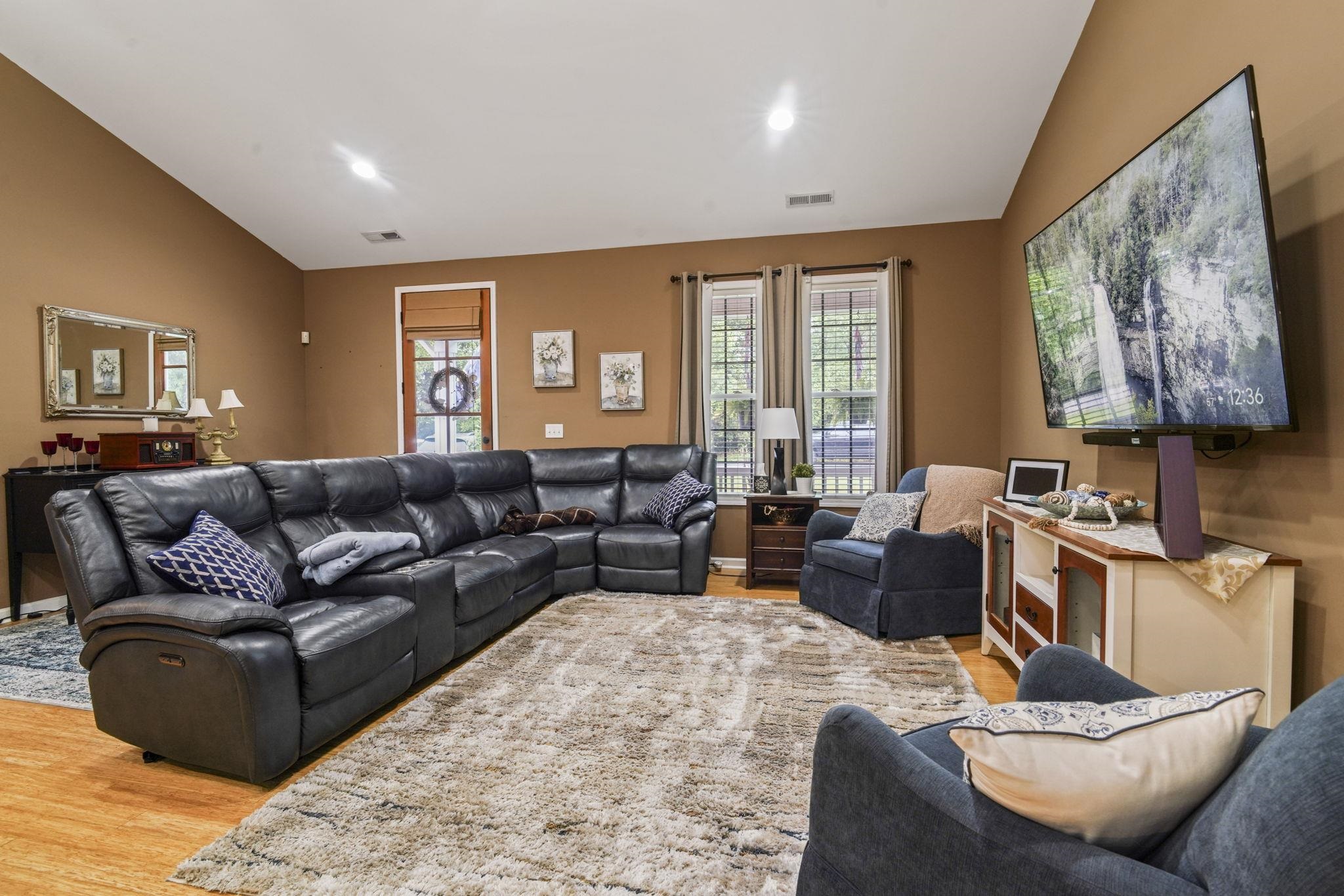 207 Waties Dr.