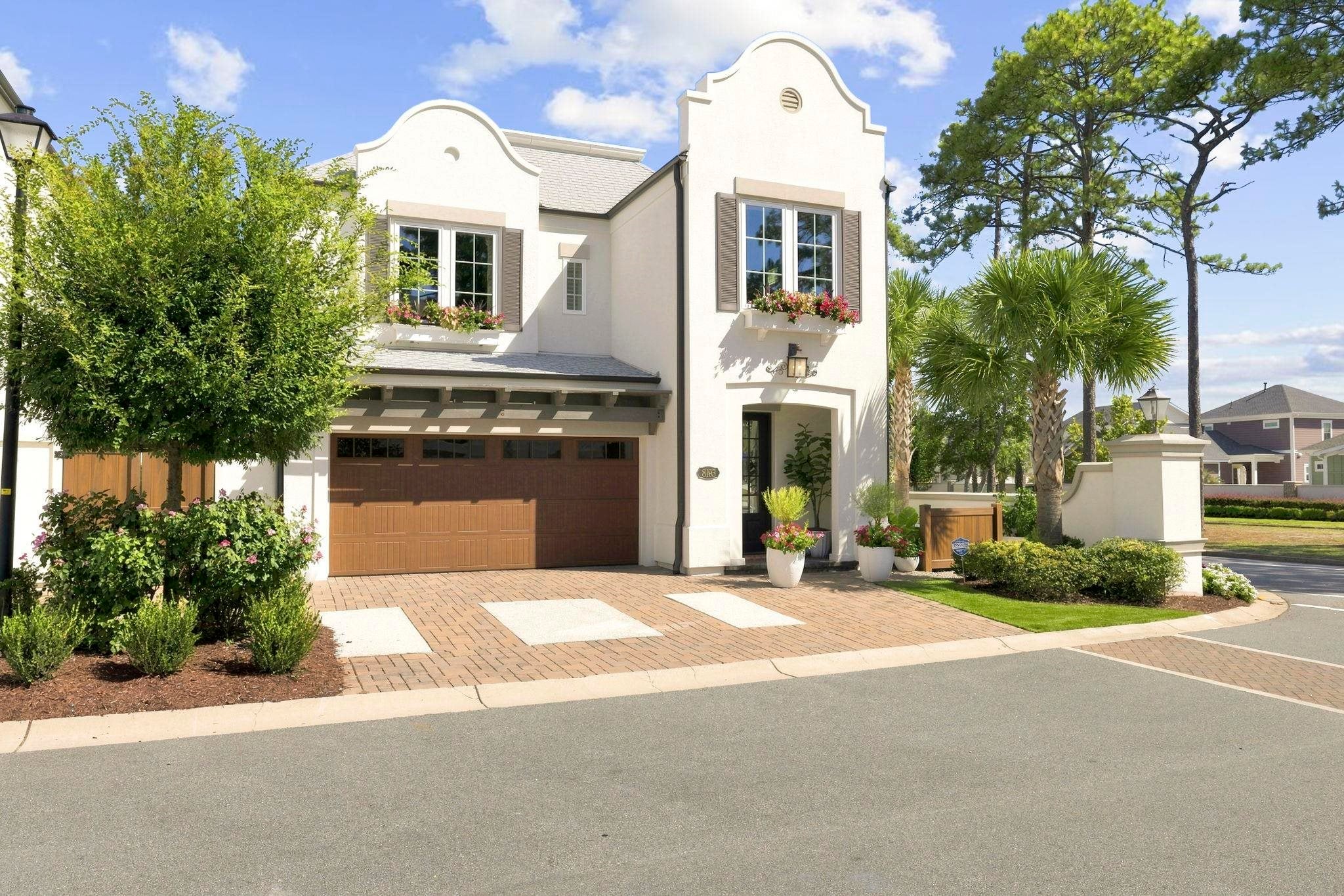 8193 Buffy Pl