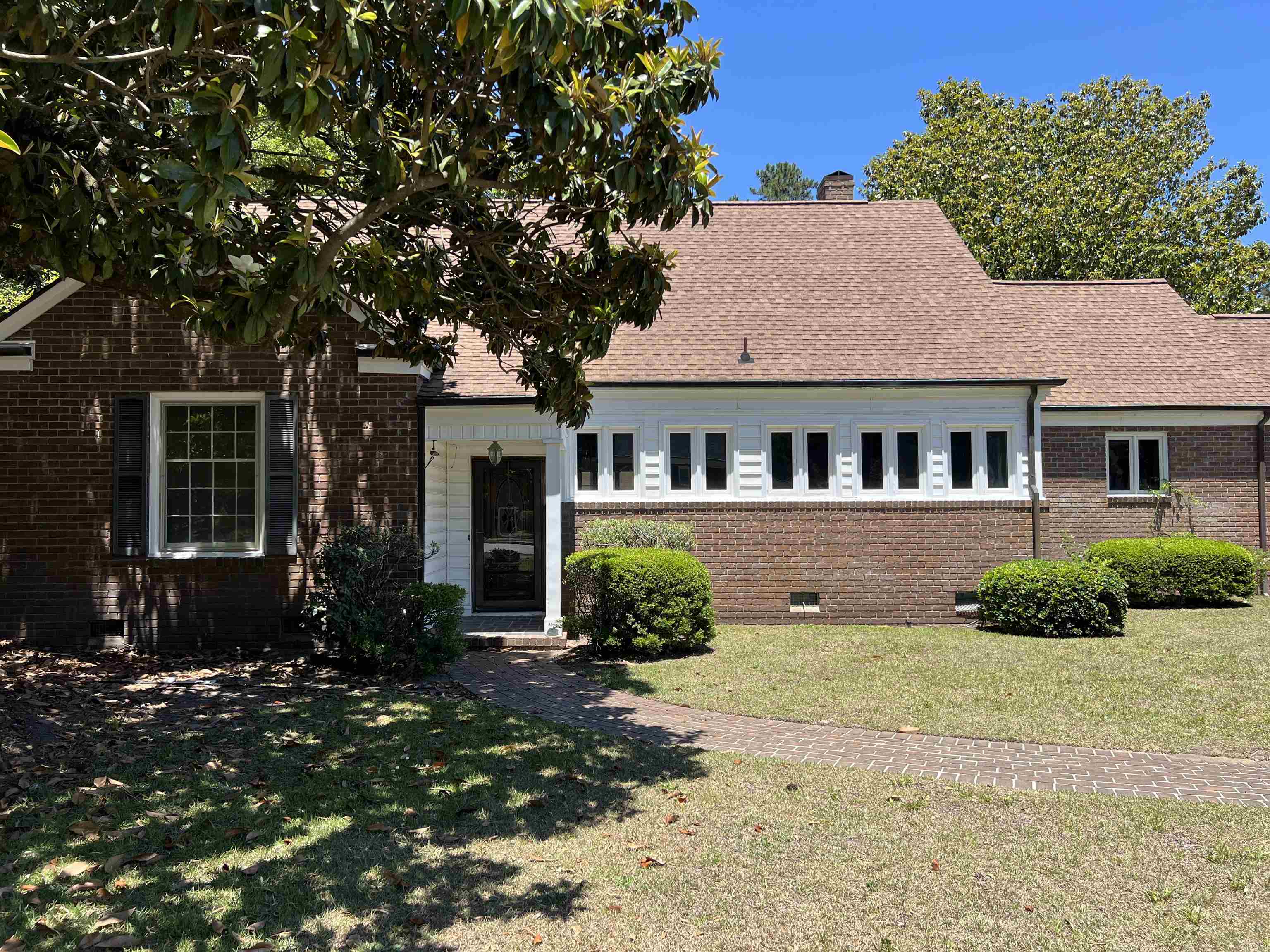 5619 Main St.
