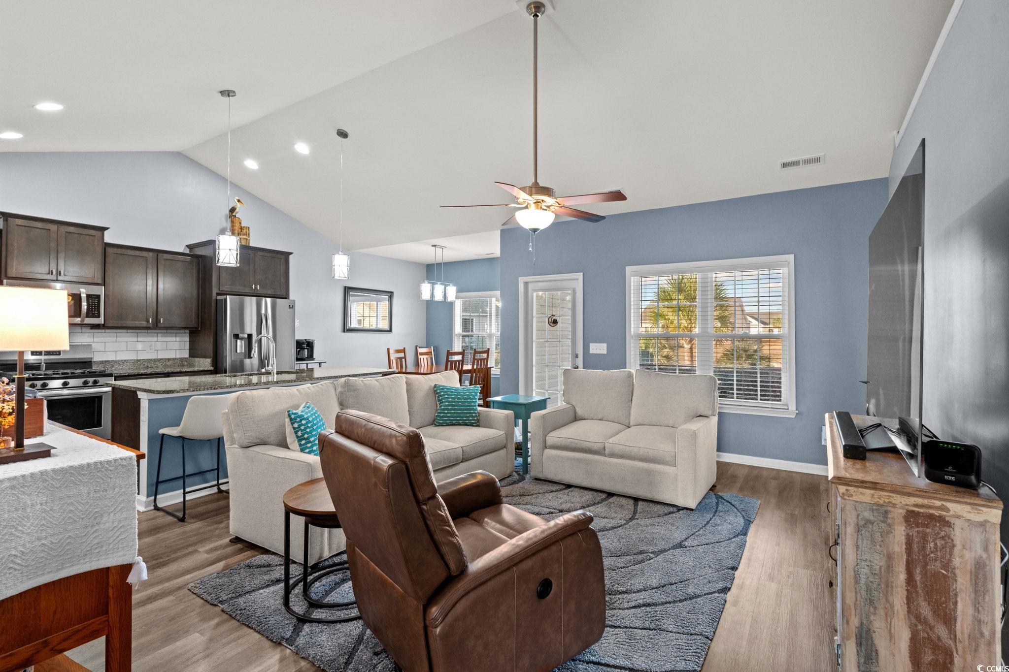 187 Palm Terrace Loop