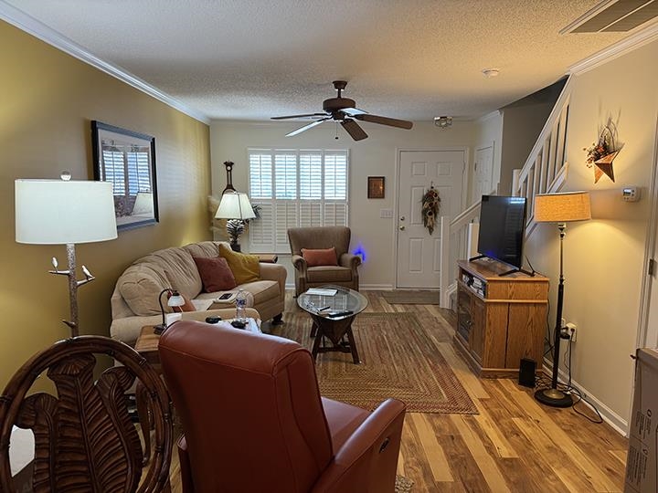 956 Palisade Circle 956