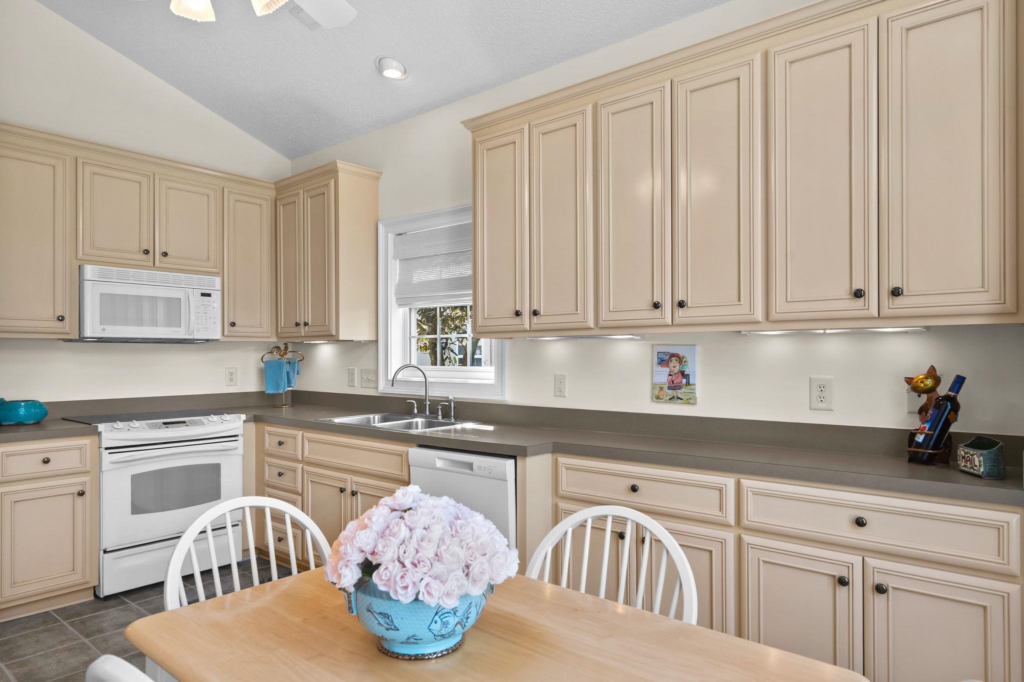 1521 Saint Thomas Circle