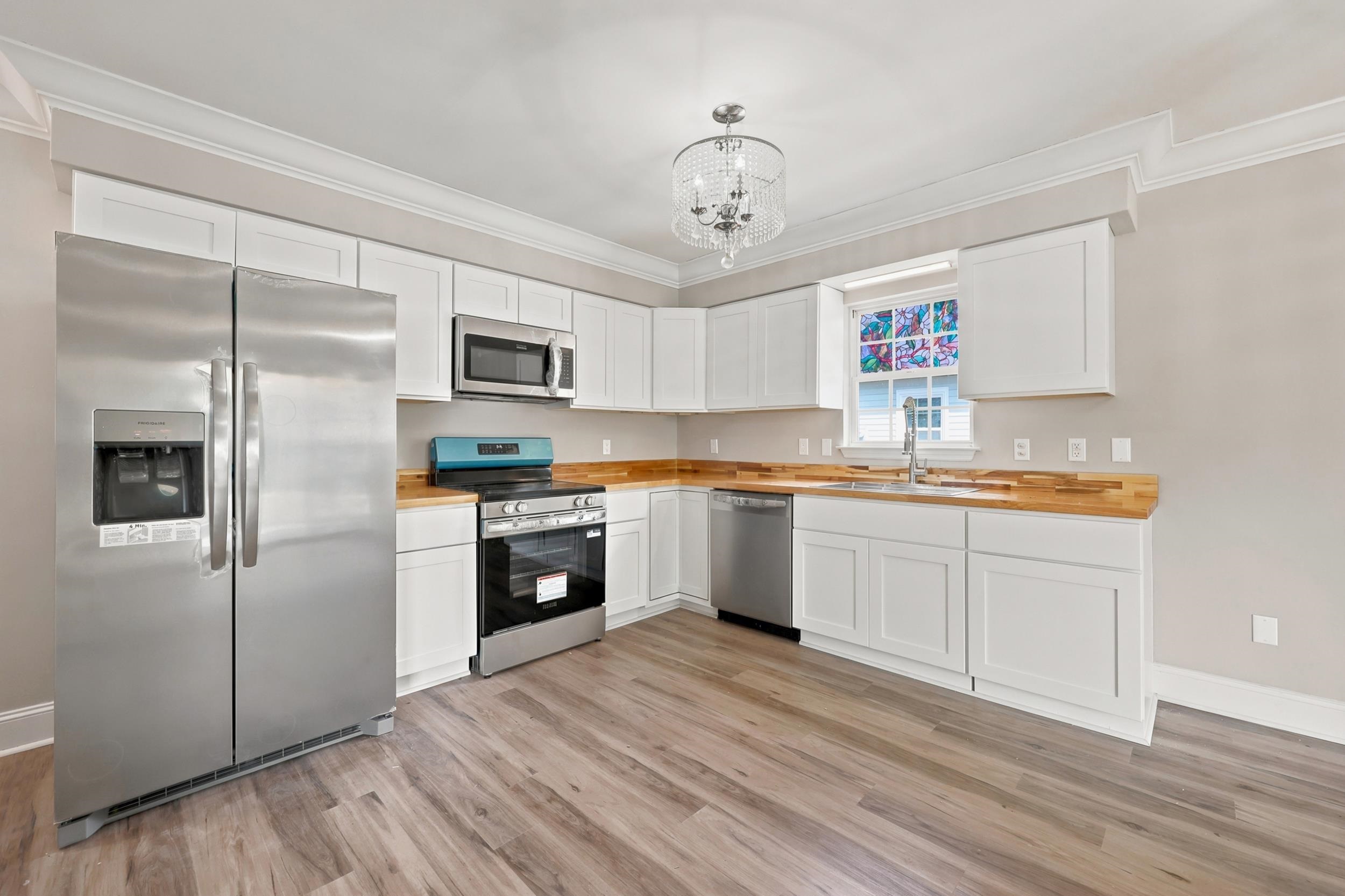 4356 Bayshore Dr.
