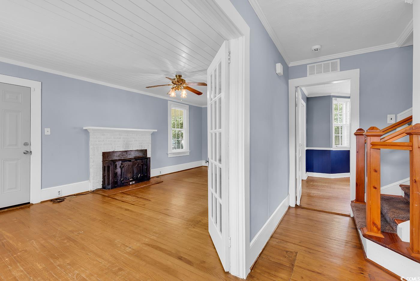 203 Lakeland Dr.