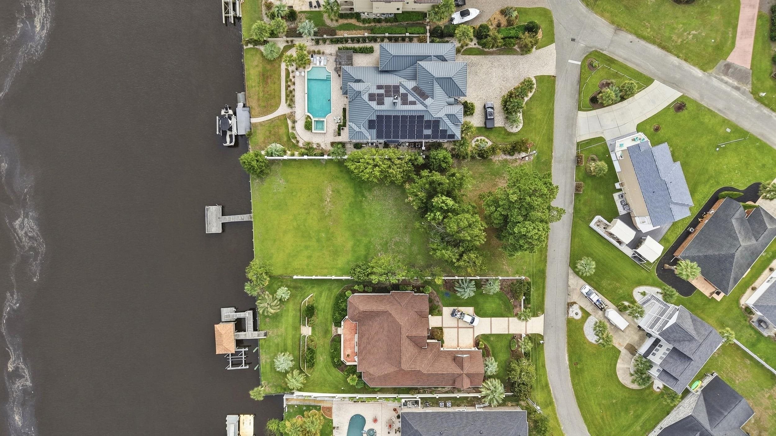 902 Waterside St.